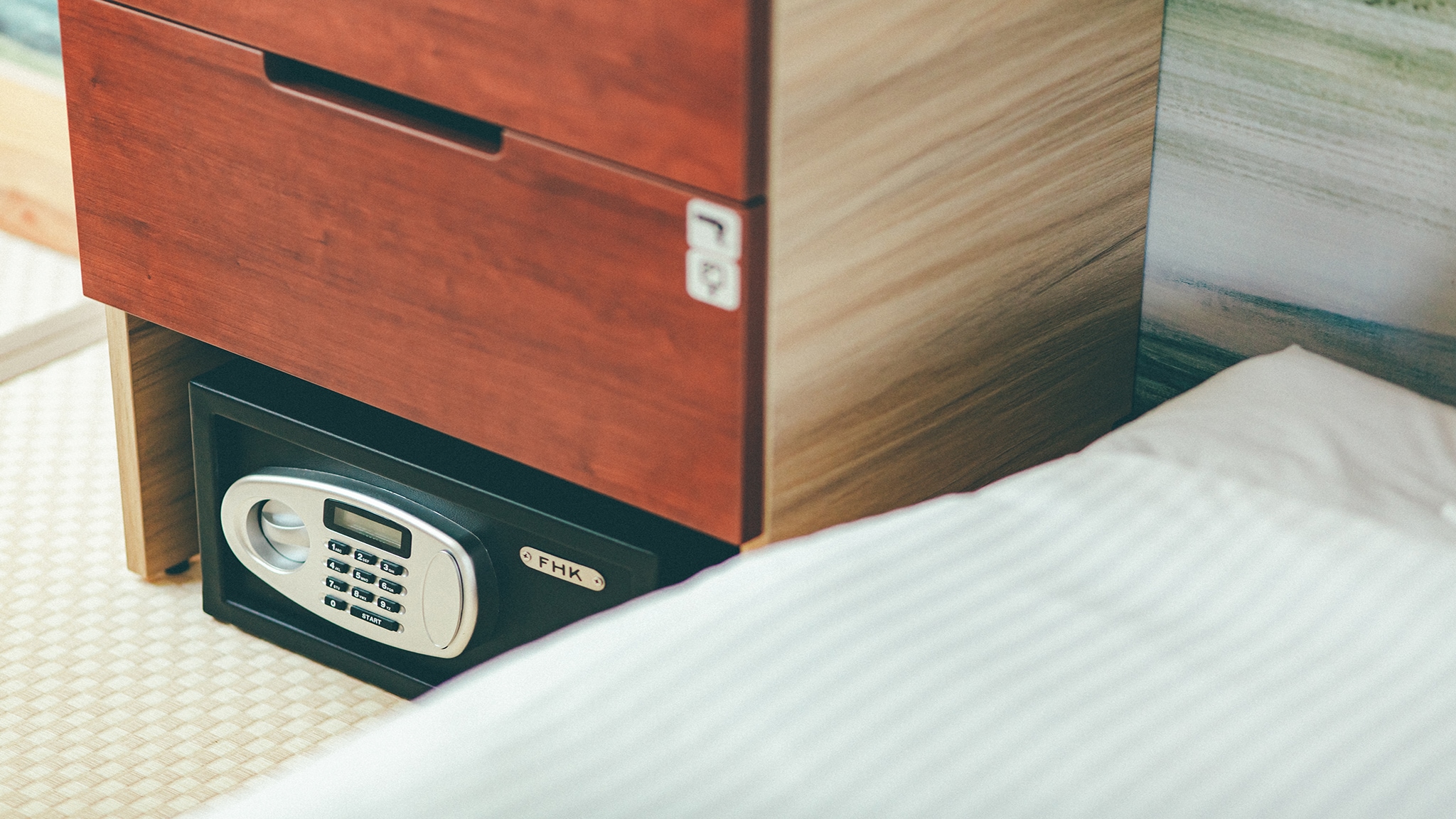 Room fixtures-small safe