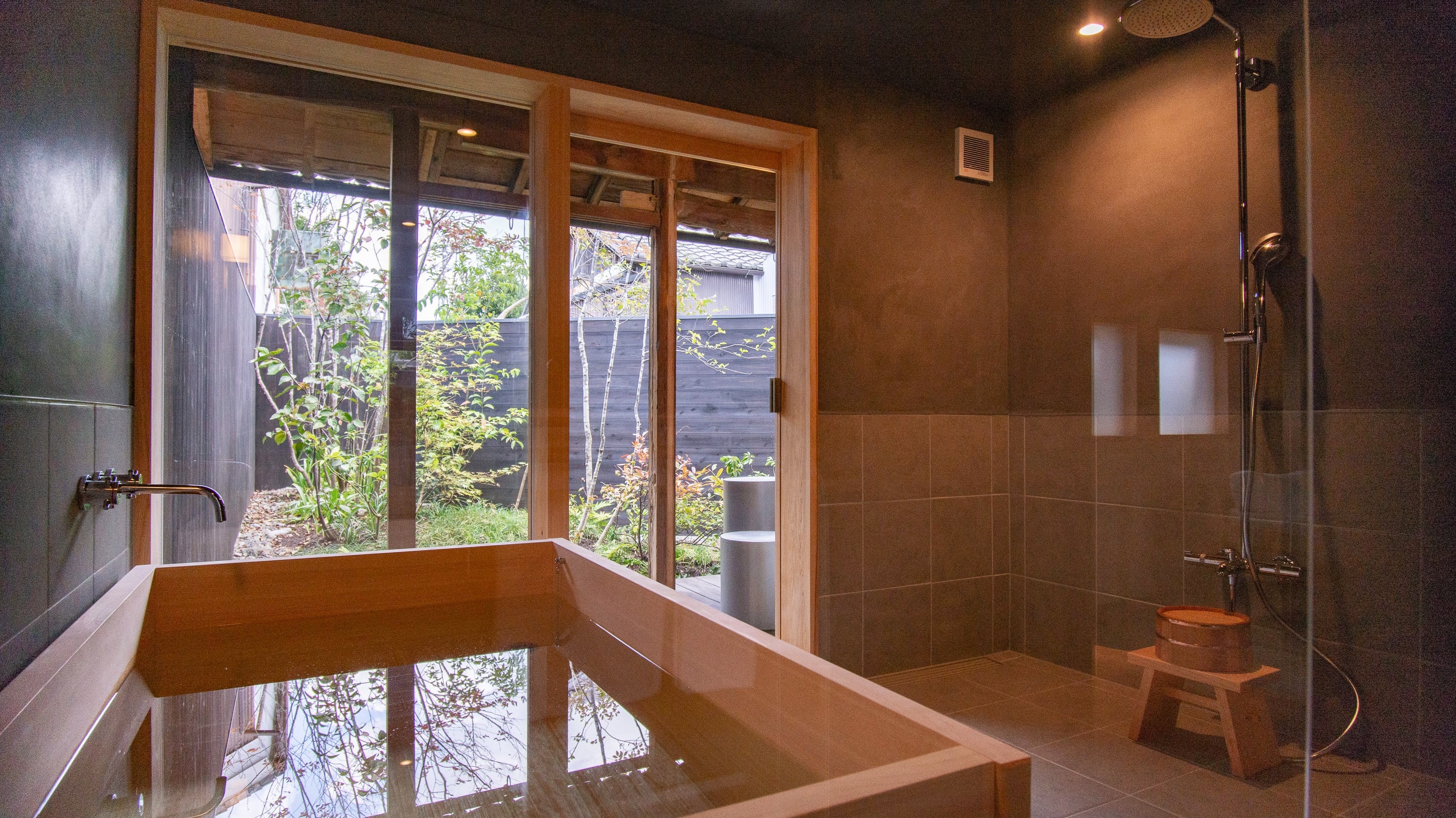 VMG Suite 203