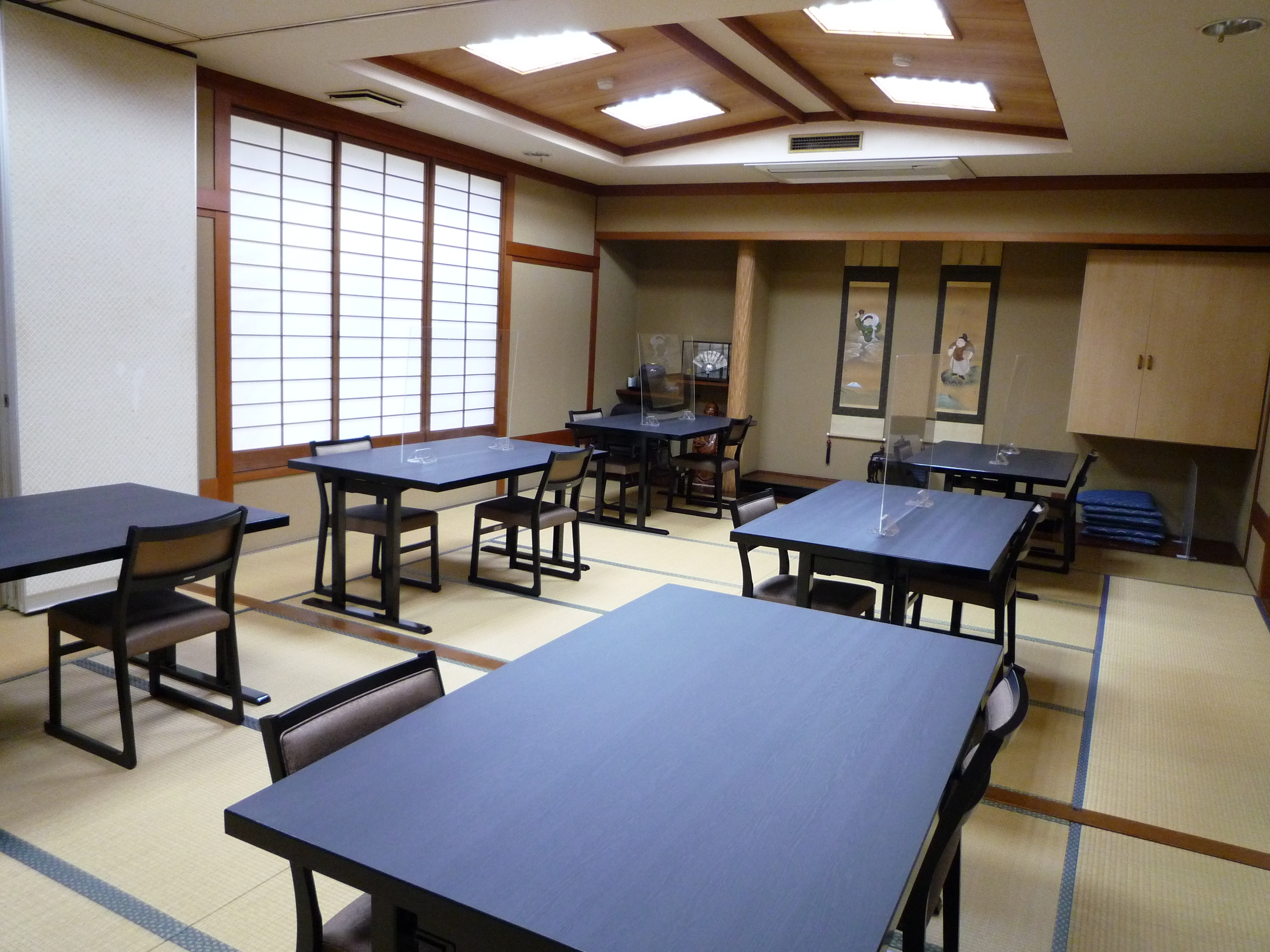 Hall (dining room)