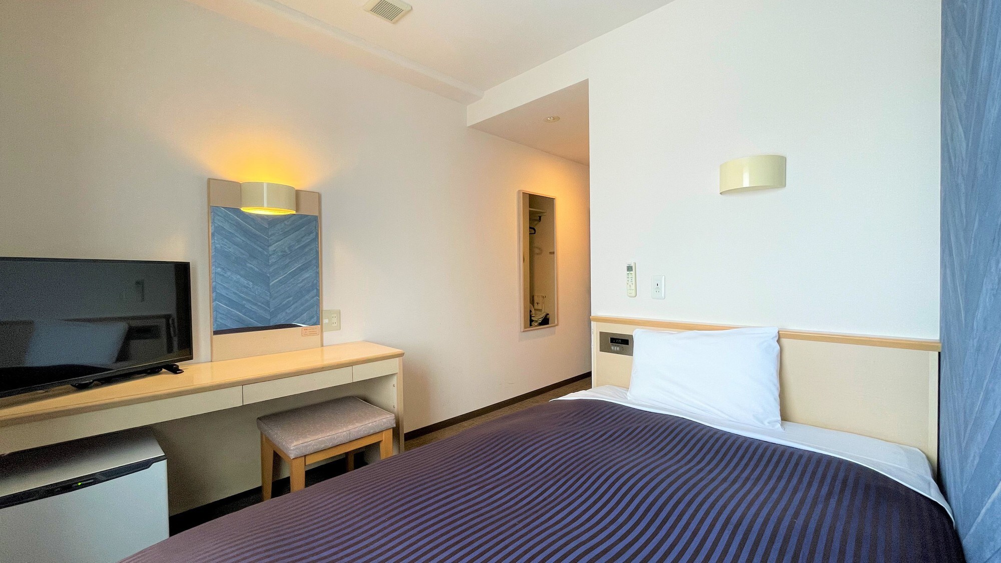 ■ [Single room] (12 square meters) bed width 122 cm
