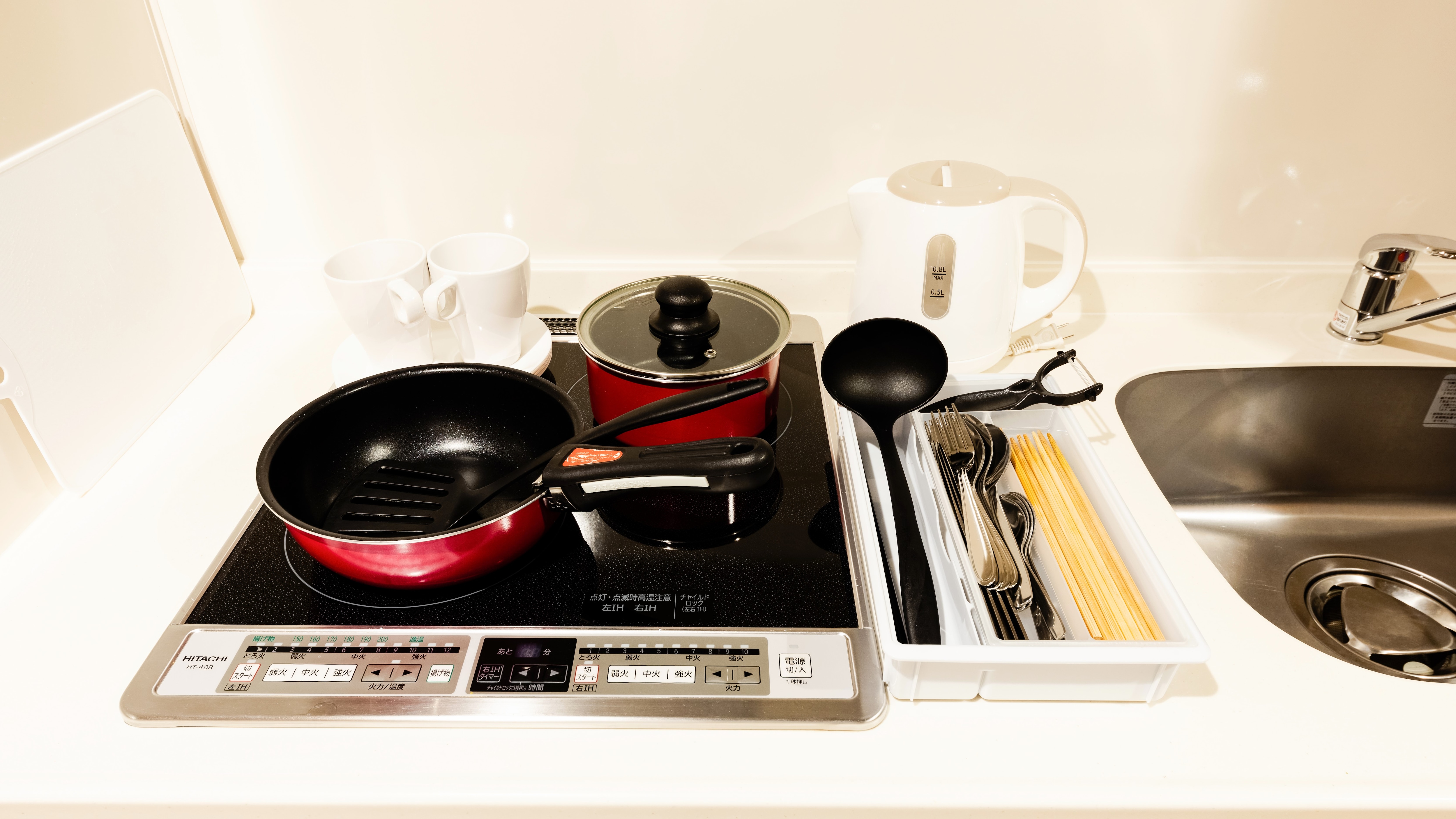 There is a complete set of tableware in the room, so you can cook any kind of food.