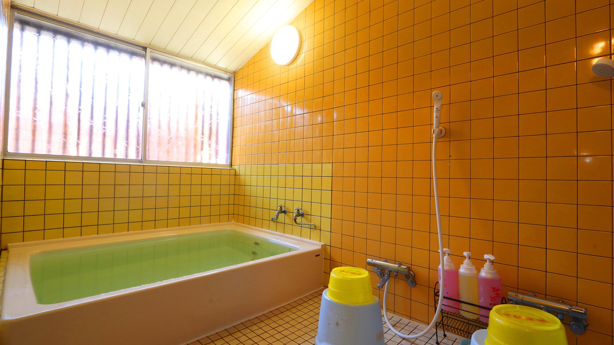 The women's bath has a warm atmosphere.