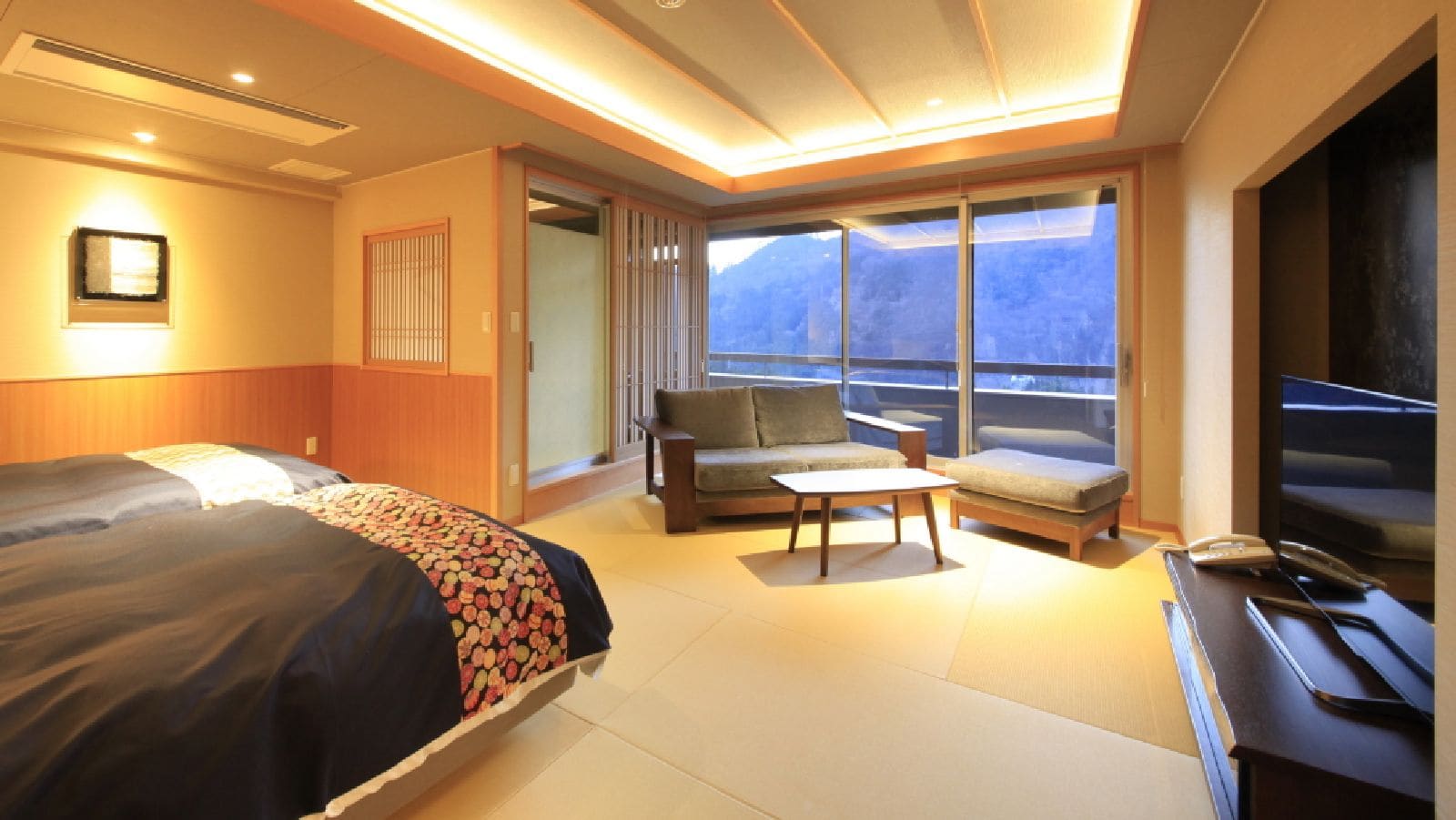 [Top floor open-air bath M] 2 Simmons beds + open-air bath with natural hot spring water + shower + shower toilet... M...