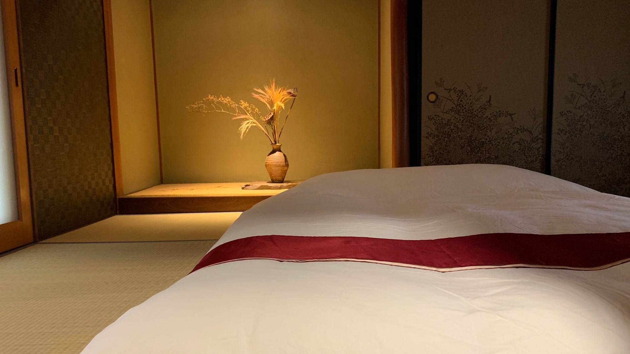 1st floor, 6-tatami Japanese-style room, accommodating 1-3 people
