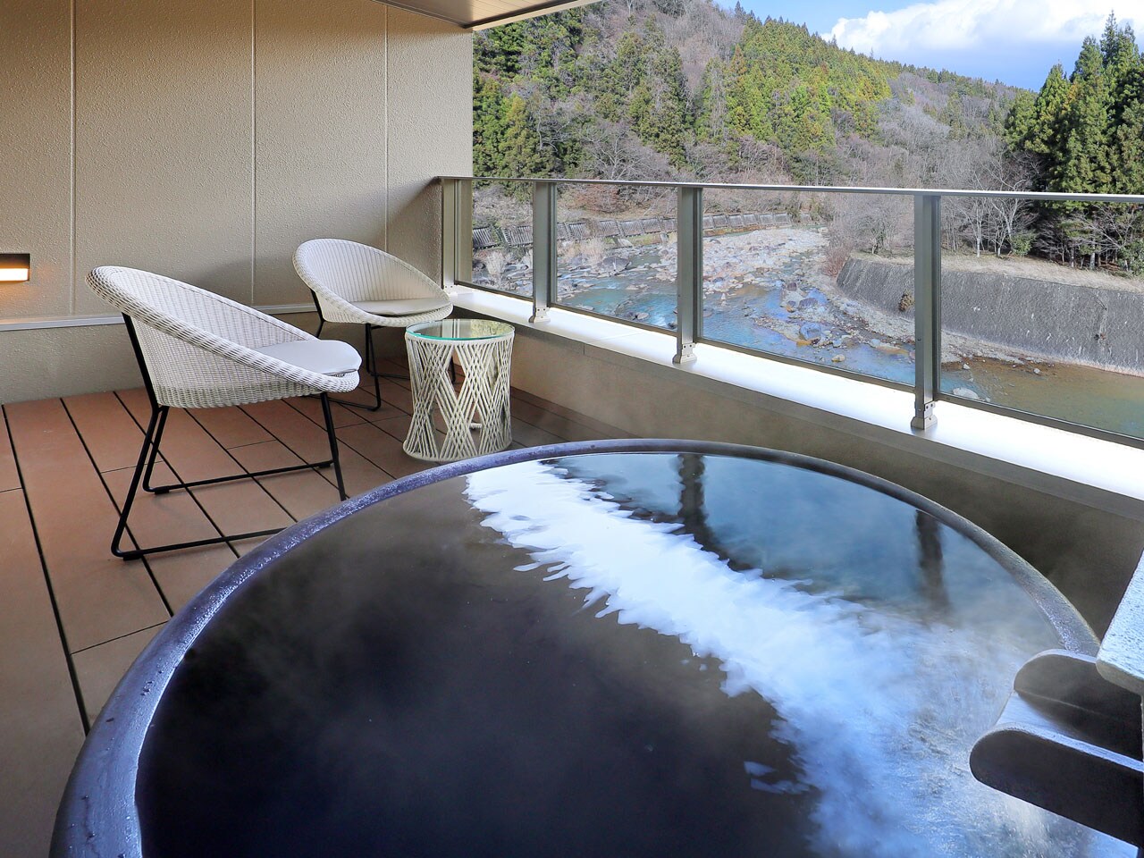 201 Ceramic open-air bath (2nd floor corner room, 85m2)