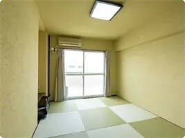 Ruang tambahan bergaya Jepang (6 tikar tatami)