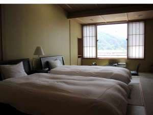 Japanese-Western room 402 (4 persons capacity)
