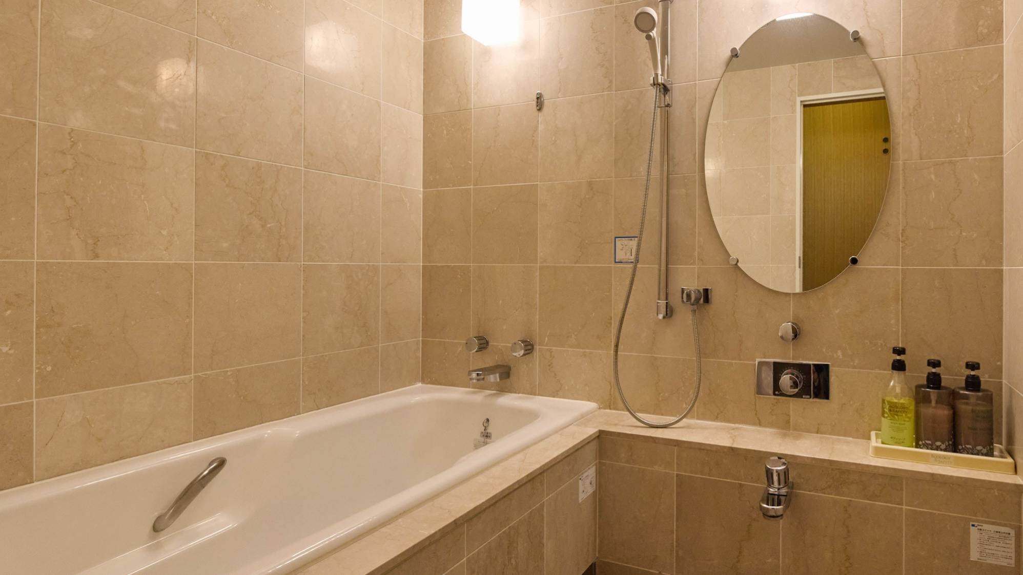 - [Kimorebi Western-style room, non-smoking] You can relieve your daily fatigue in a clean bath.