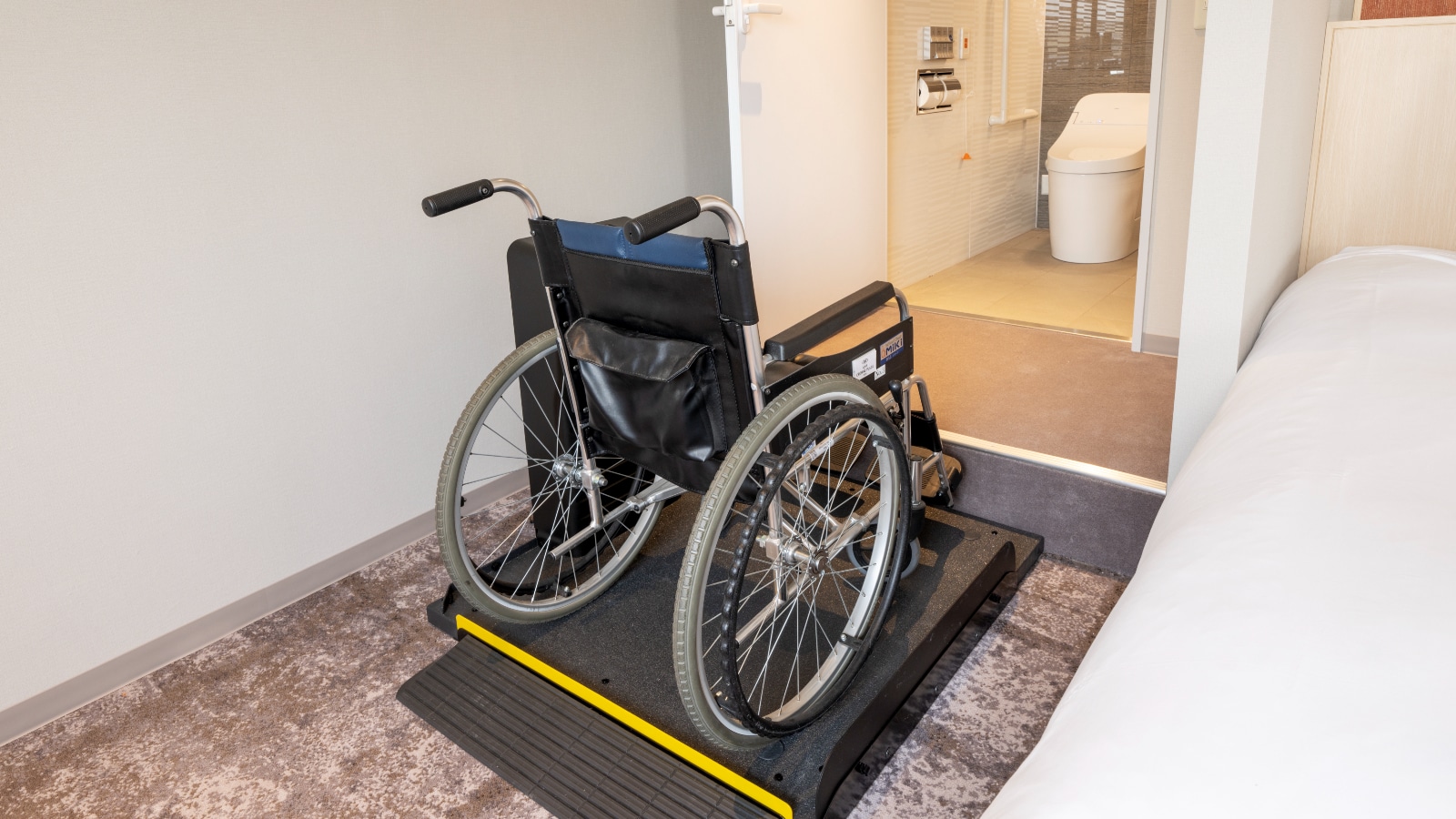 Accessible Room Wheelchair use image