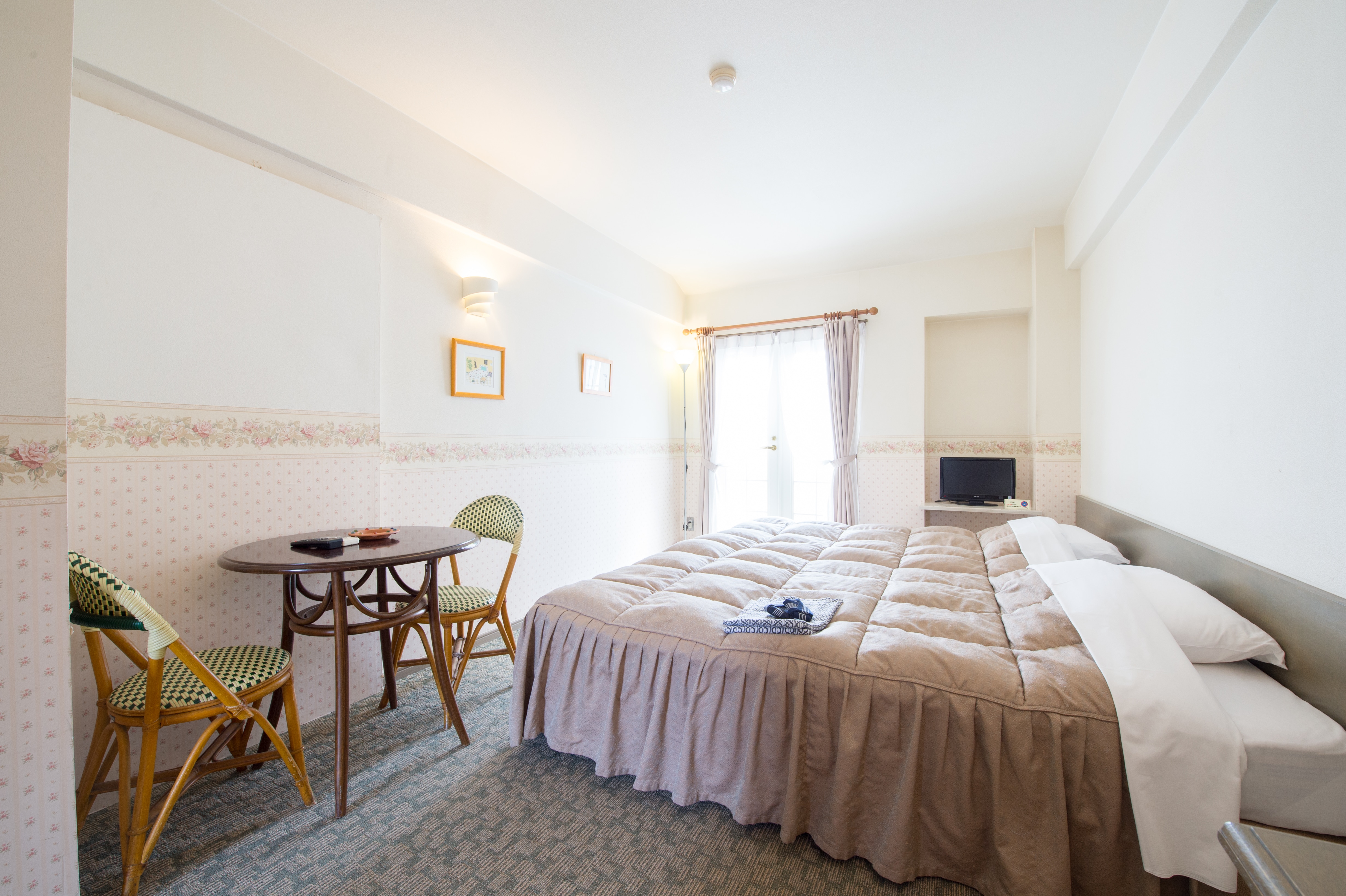 Twin room example 2