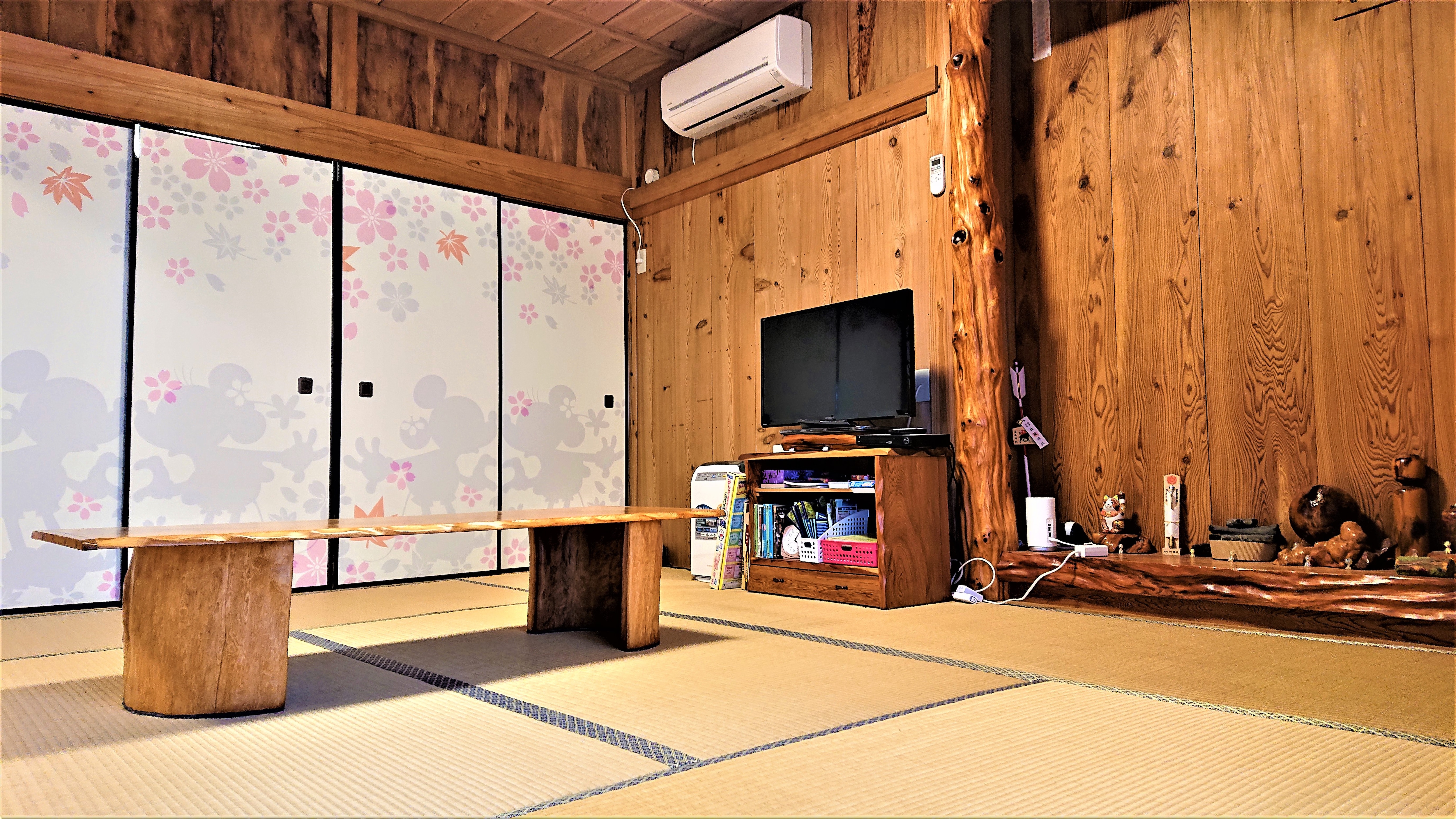 Japanese-style room