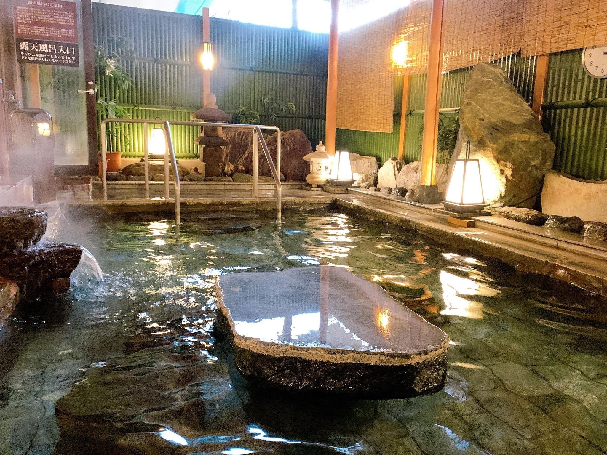 Women's open-air bath