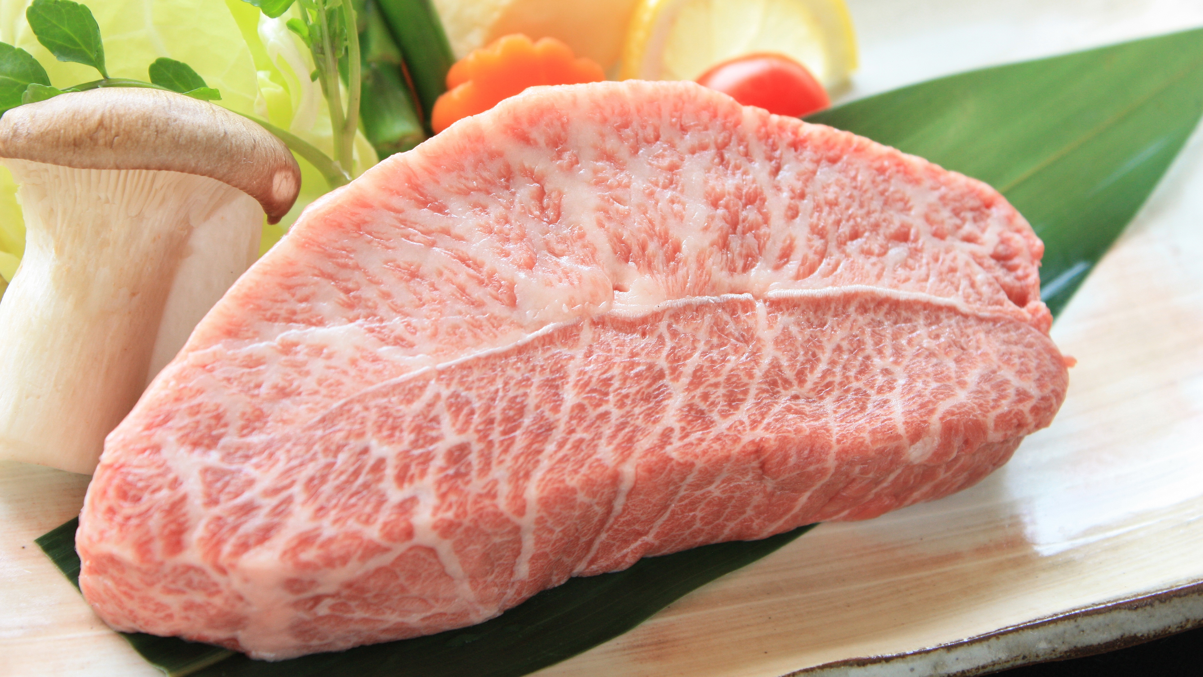 Rare part menu ◆ "Blade steak" is the meat inside the scapula that weighs only a few hundred grams from one head.