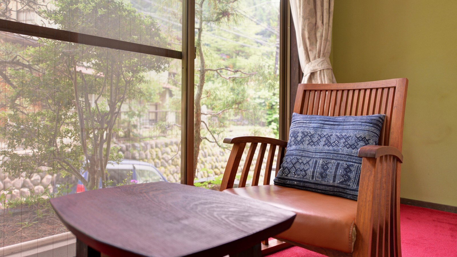 *Room (Japanese-style room with 6 tatami mats and a toilet)