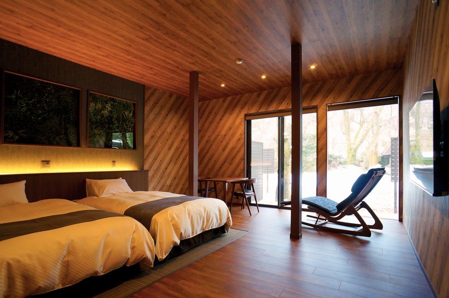 Semi-open-air guest room