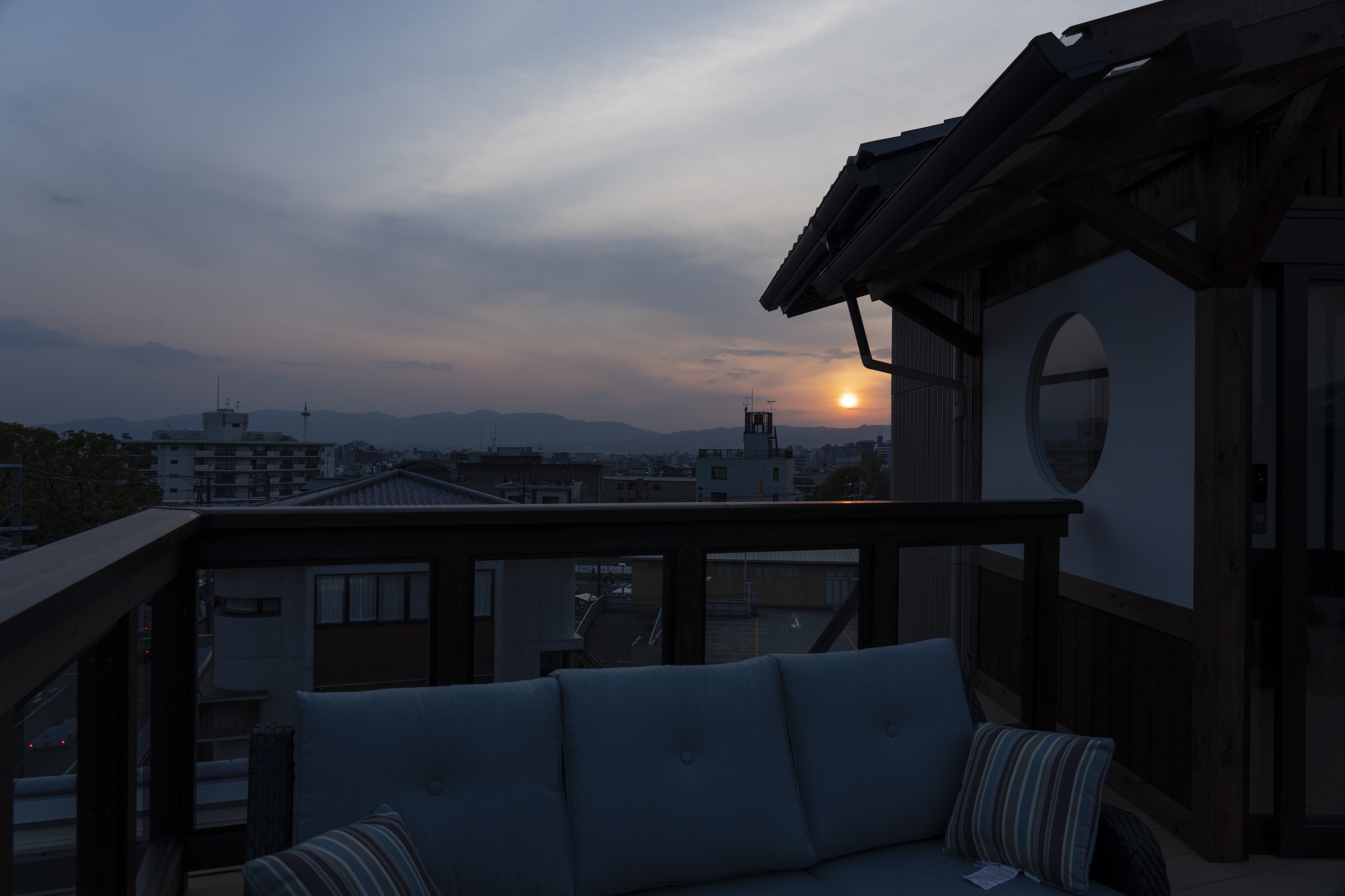 Roof terrace (evening)
