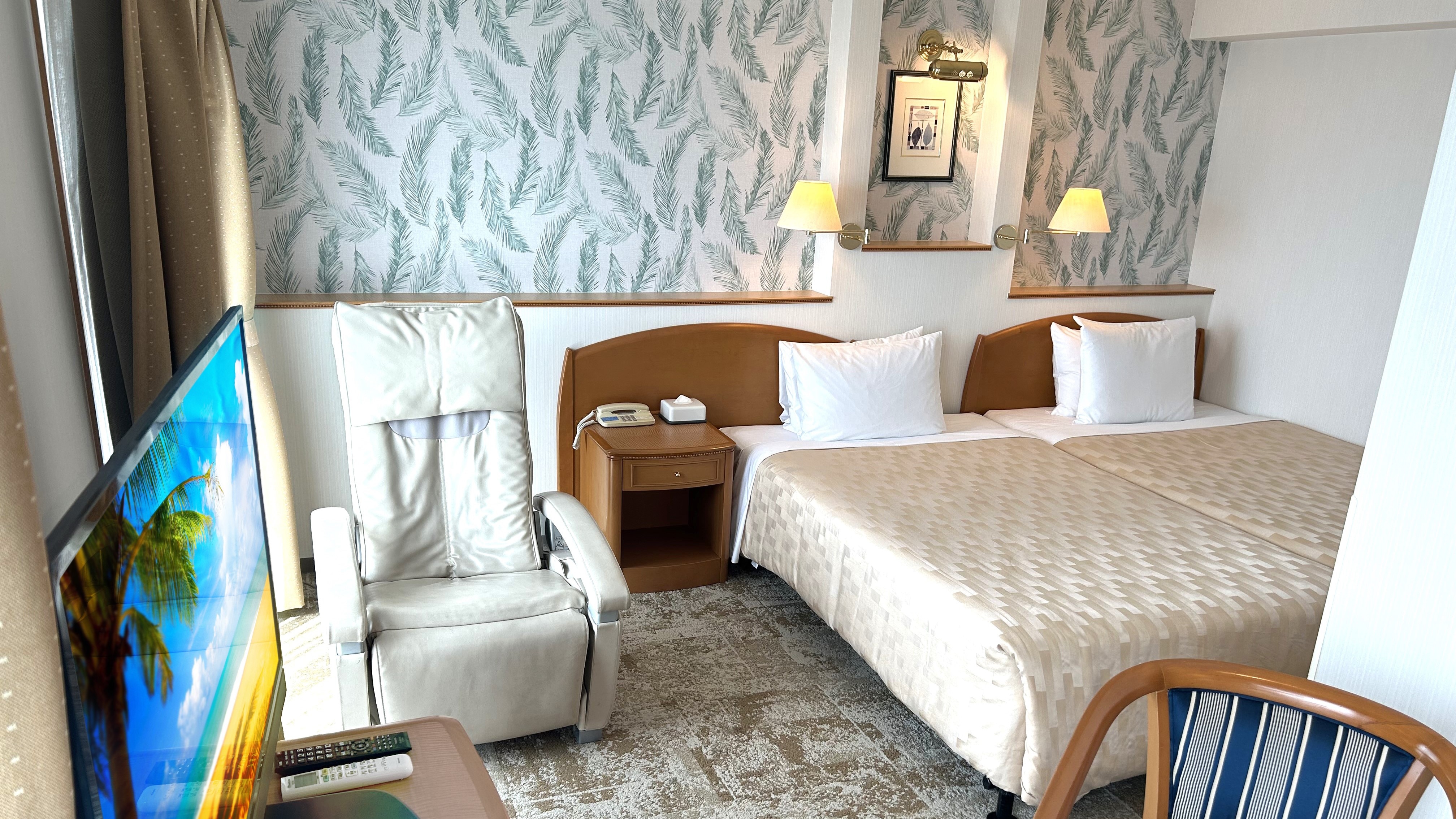 Hollywood twin room