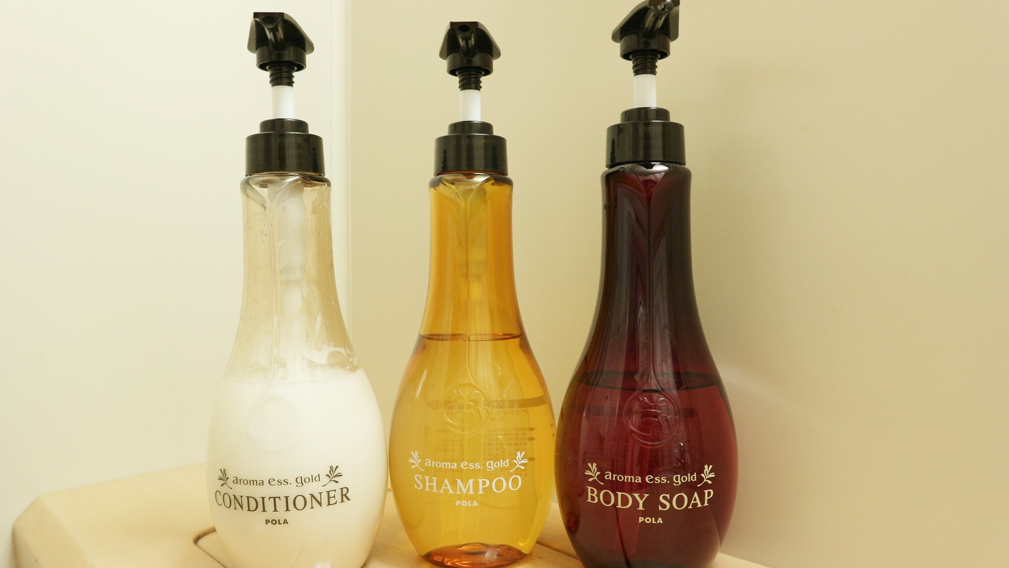 [Examples of amenities] Shampoo, conditioner, and body soap are provided.
