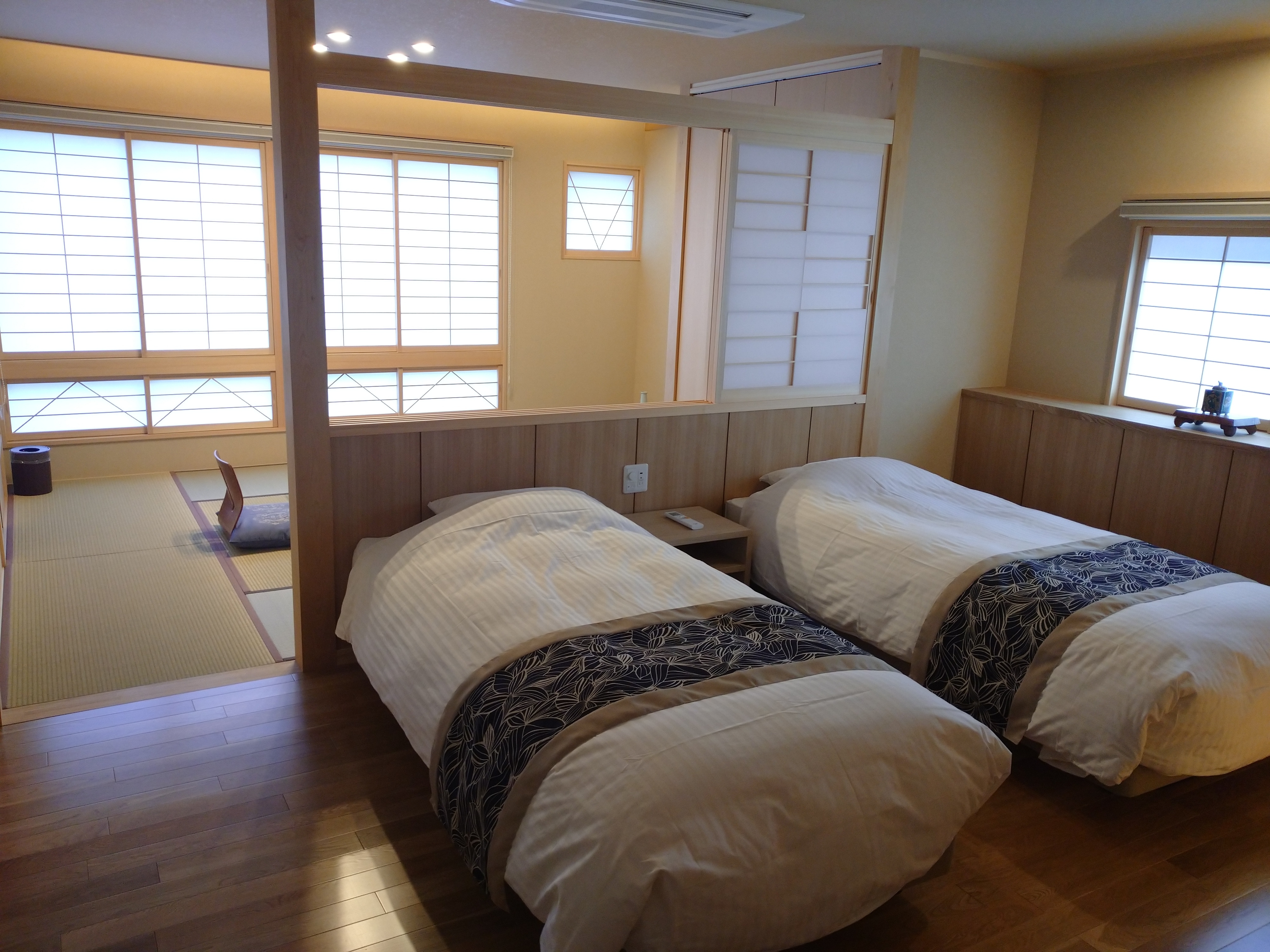 Japanese-Western style room completed in February 2023 [with hot spring bath]