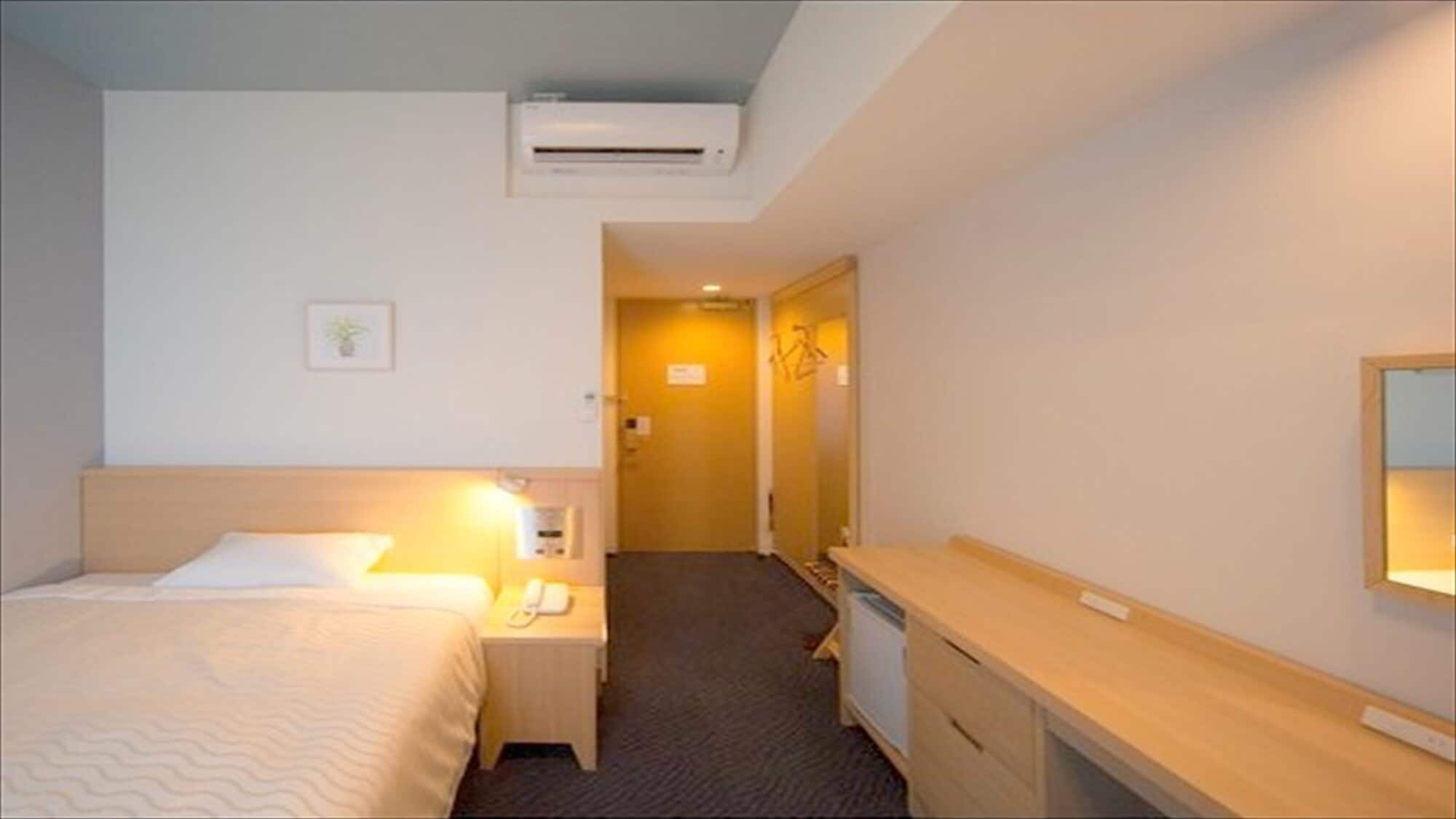 [Single / Semi-Double Room] Please relax in a spacious bed with a width of 140 cm.