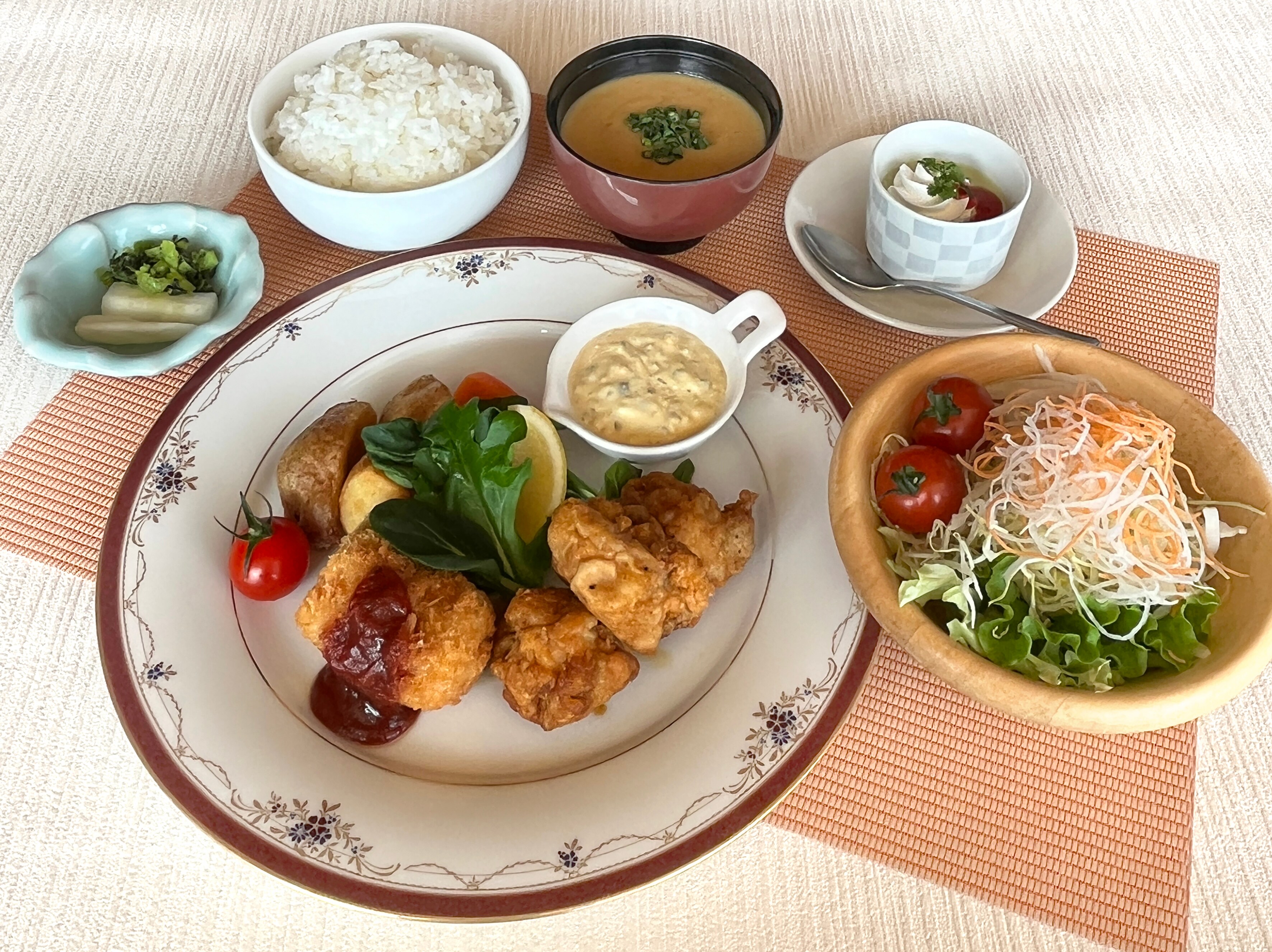 [Lunch] Pool lunch (adults)