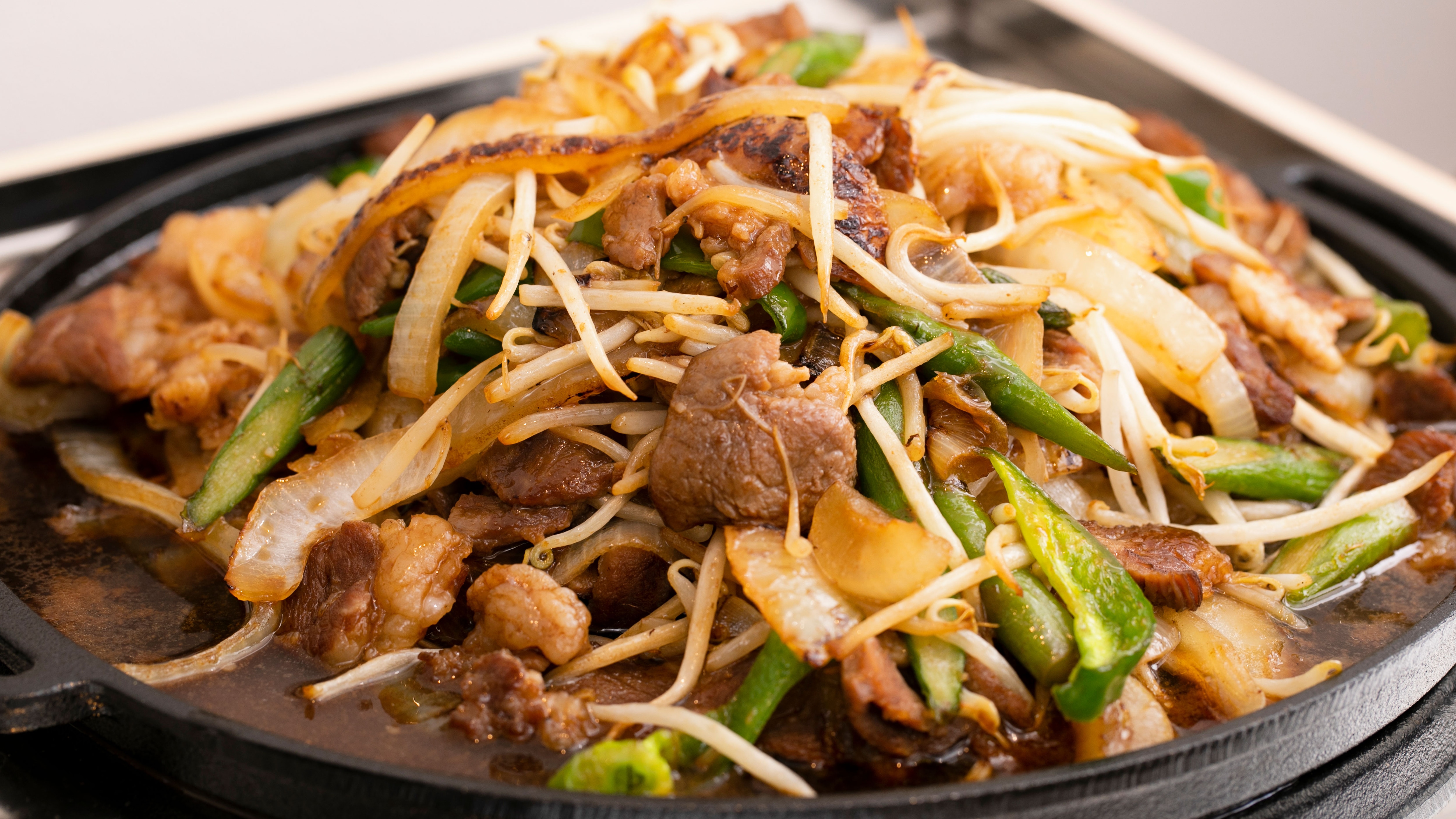 [Breakfast] We also offer the classic Hokkaido dish, Genghis Khan (as an example)