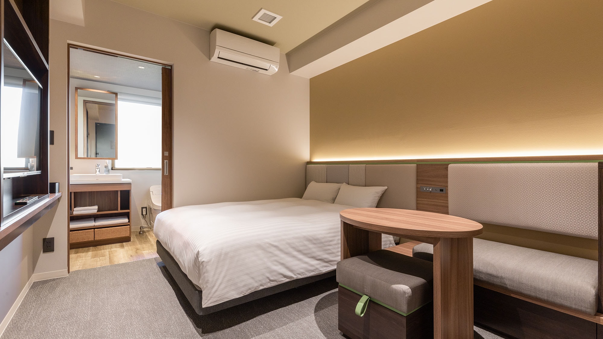 Living space: Ceiling 2,500mm Bathroom: Toilet + washstand space No bathtub (shower booth)