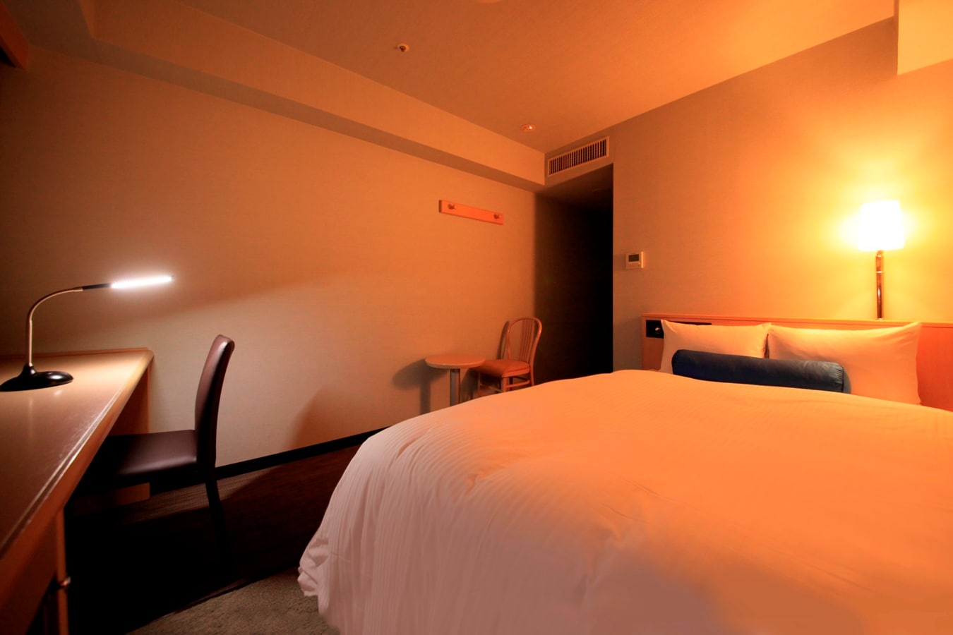 corner double room