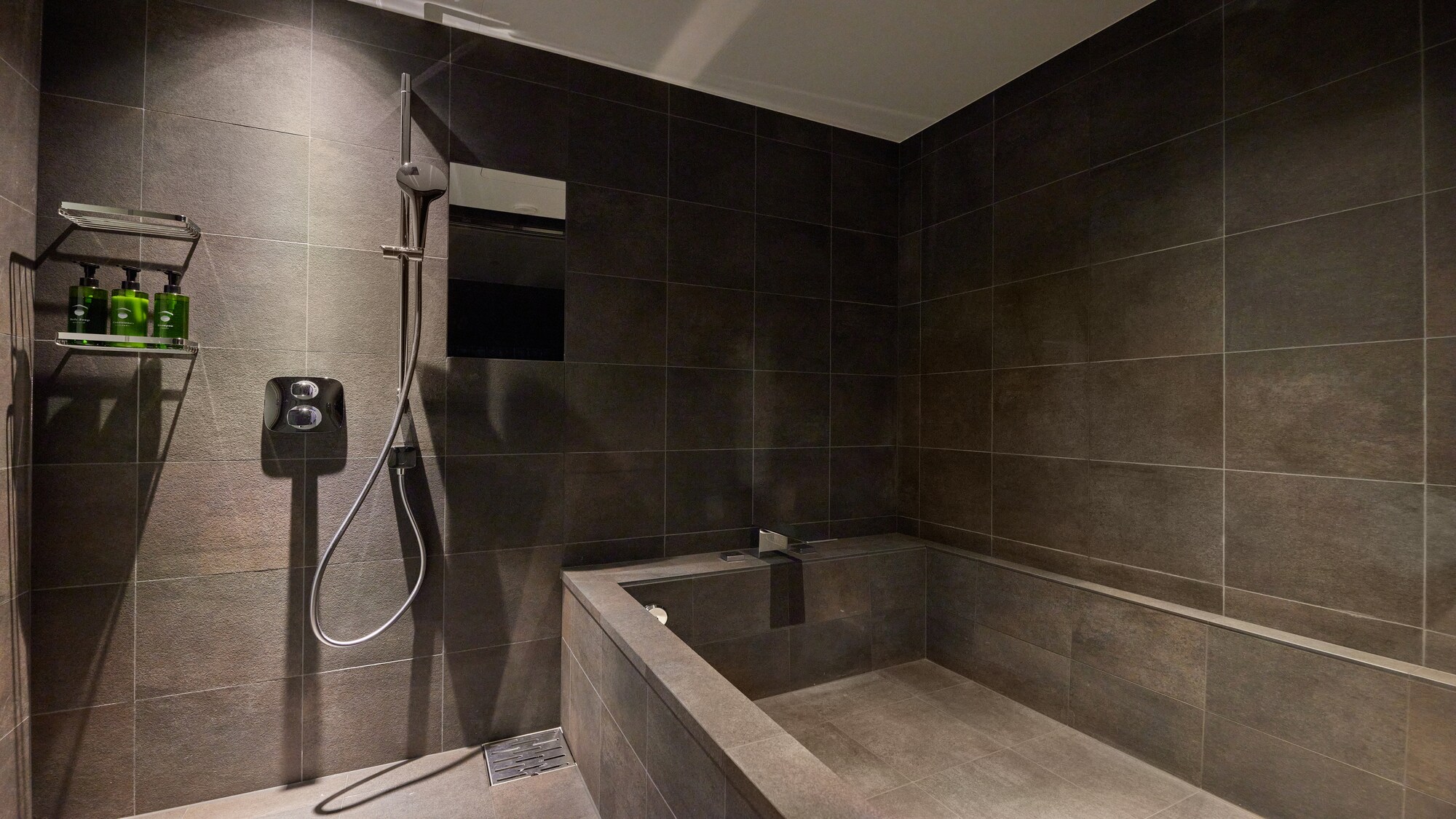 [Suite] Awata Suite Bathroom (example)