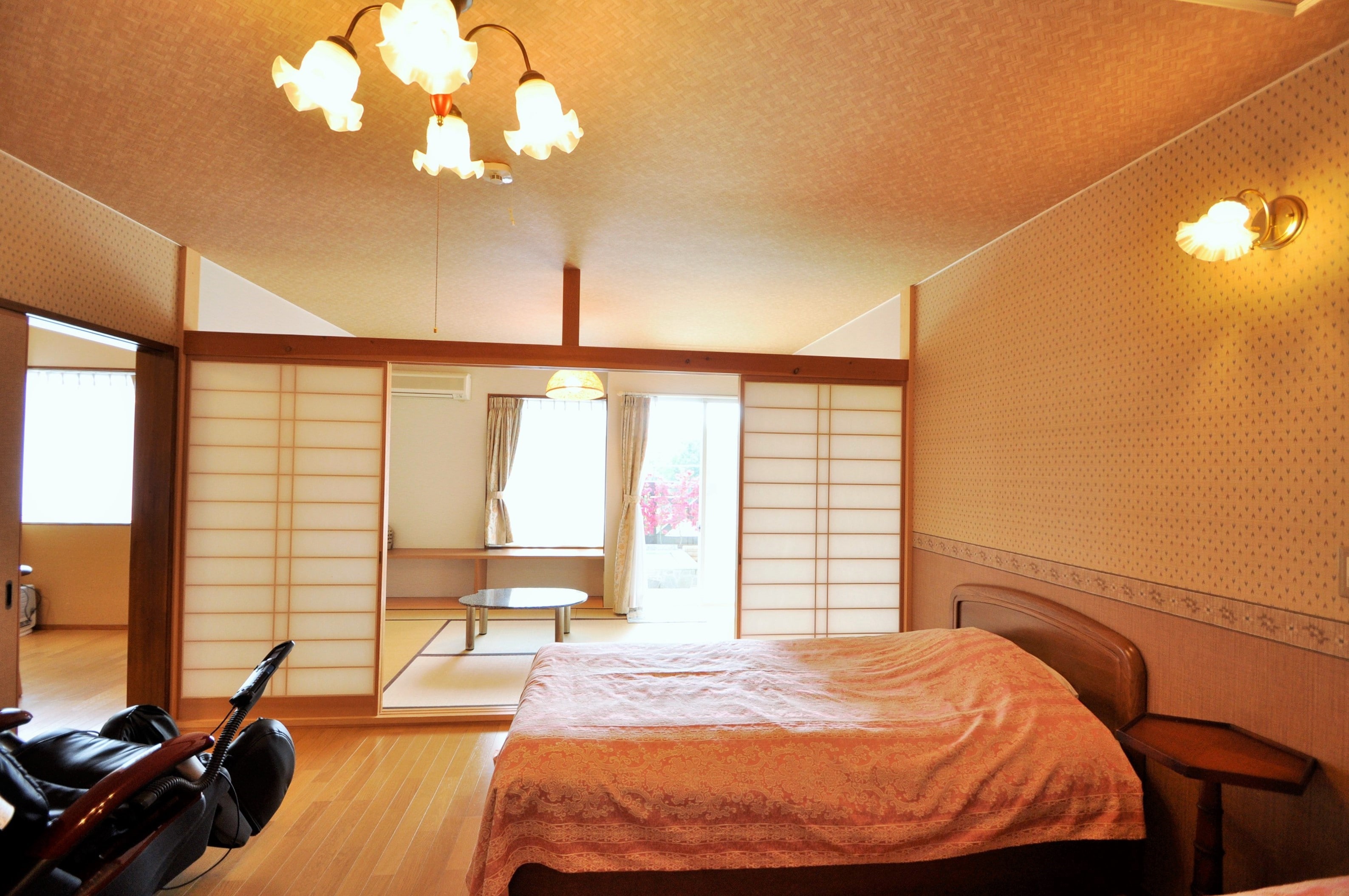 60㎡ (2nd floor guest room) Western-style room for 2-5 people with private open-air bath