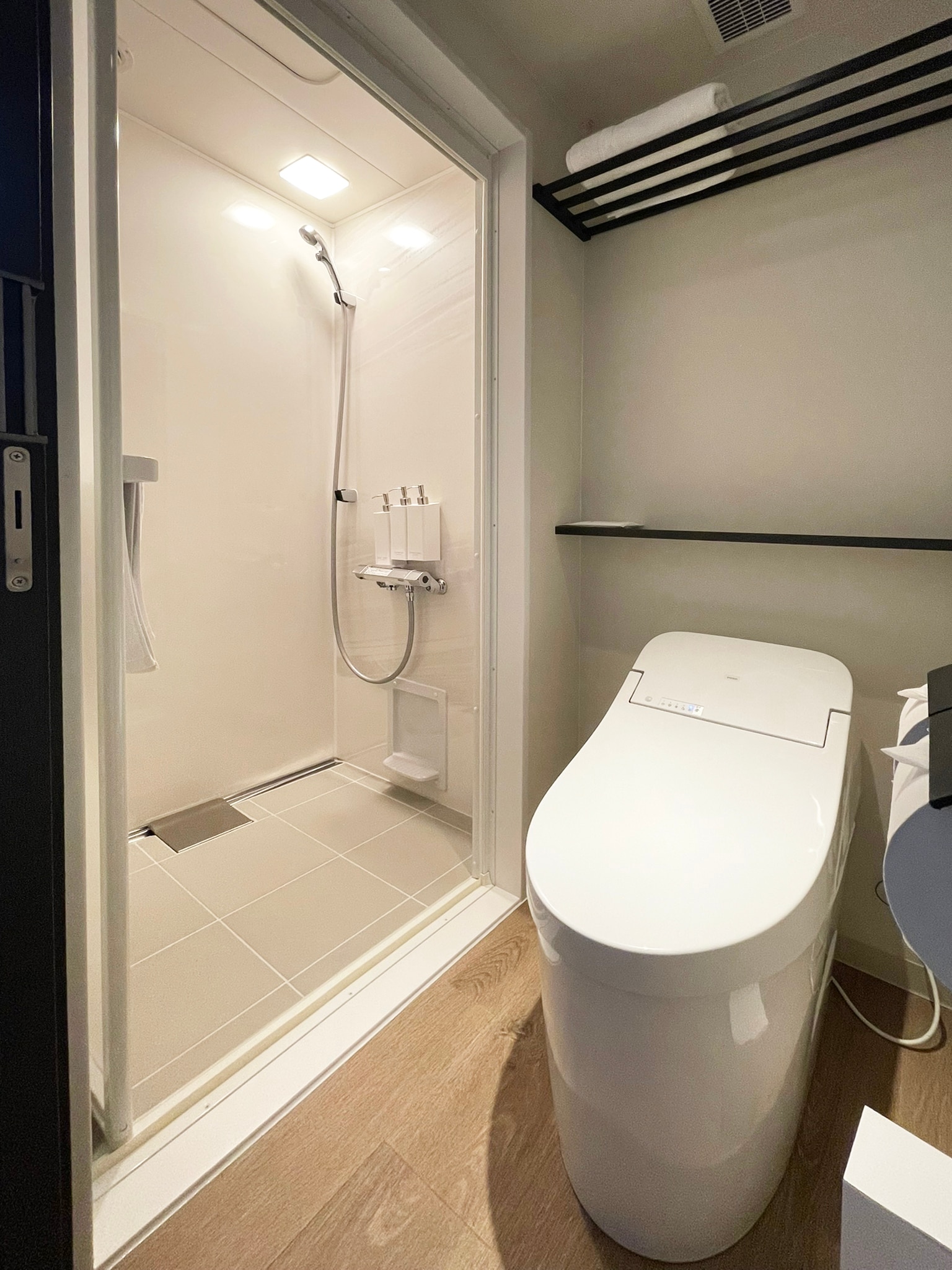 [Shower booth/toilet] Designer smoking twin