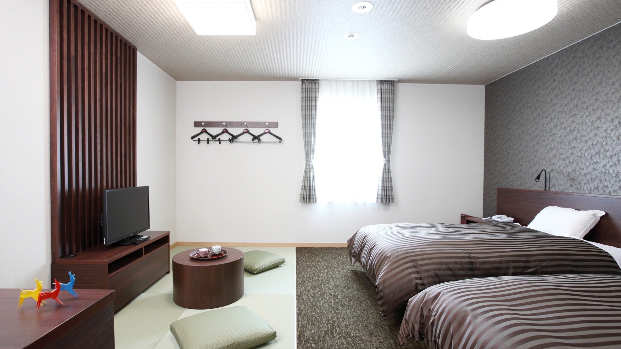 [Modern Japanese] Stylish modern Japanese room. Our clean rooms promise a comfortable stay.