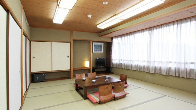 [Example of guest room] Japanese-style room 15 tatami mats