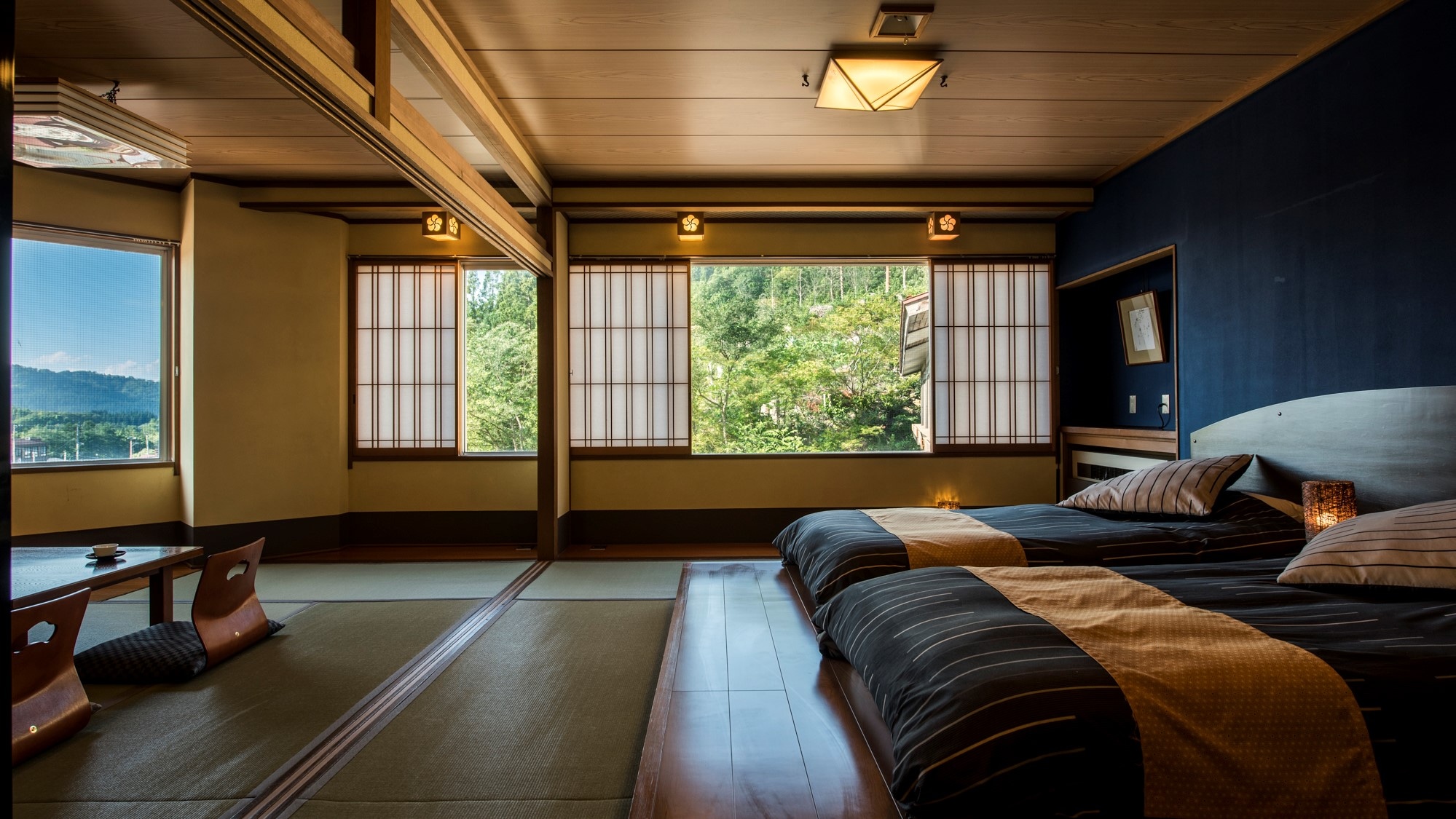 [Main Building / Japanese / Western Room] The bed is a low bed, so you can relax comfortably.