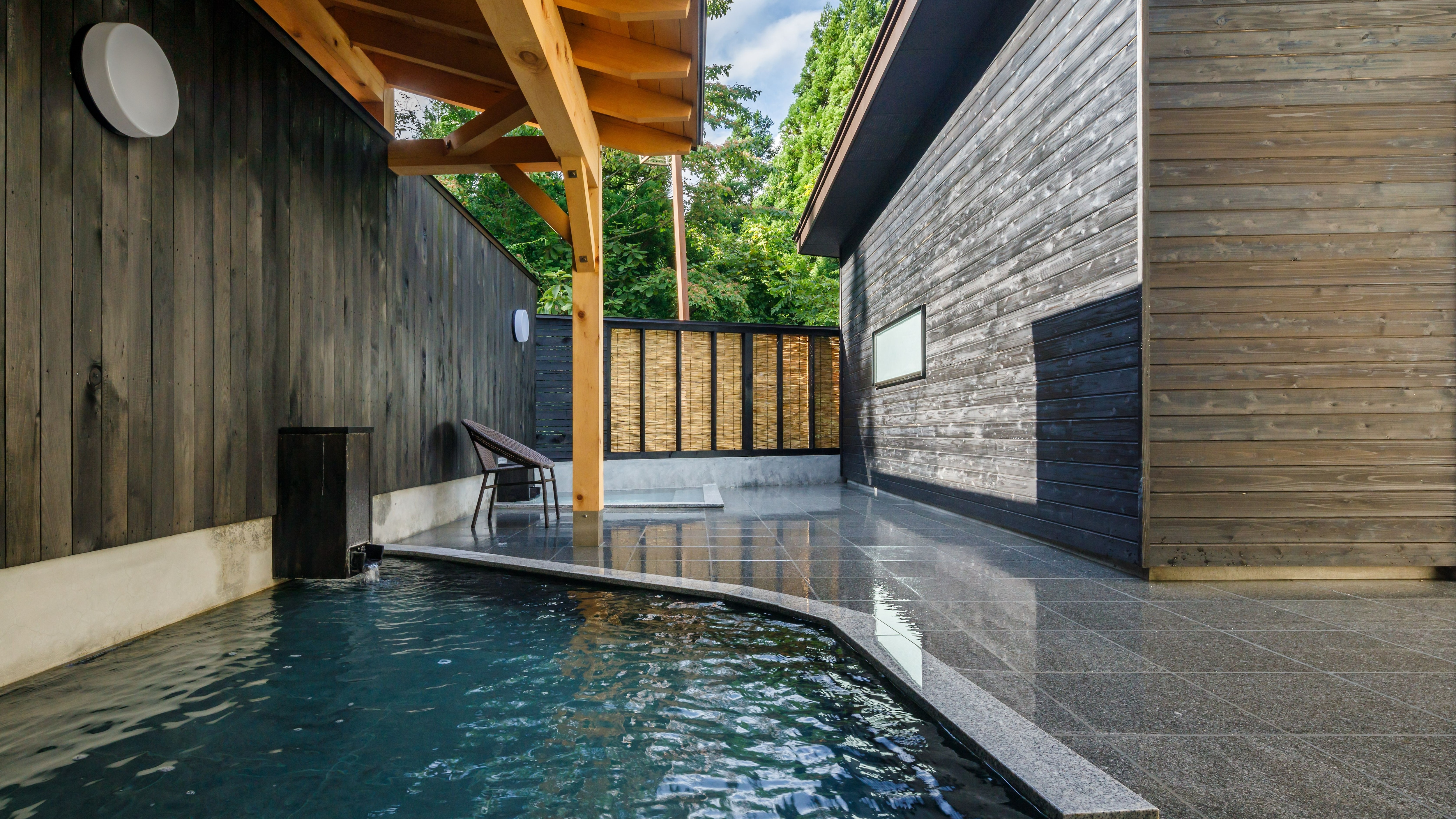 Large public bath "Akiogi no Yu"