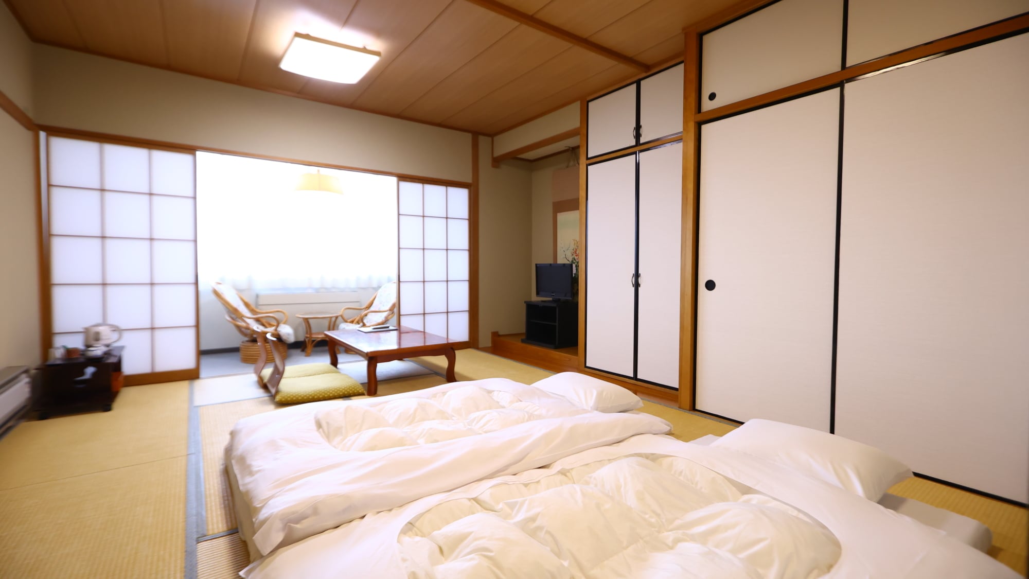 [Non-smoking ◆ Japanese-style room 10 tatami mats] Room overlooking Hokushin Godake