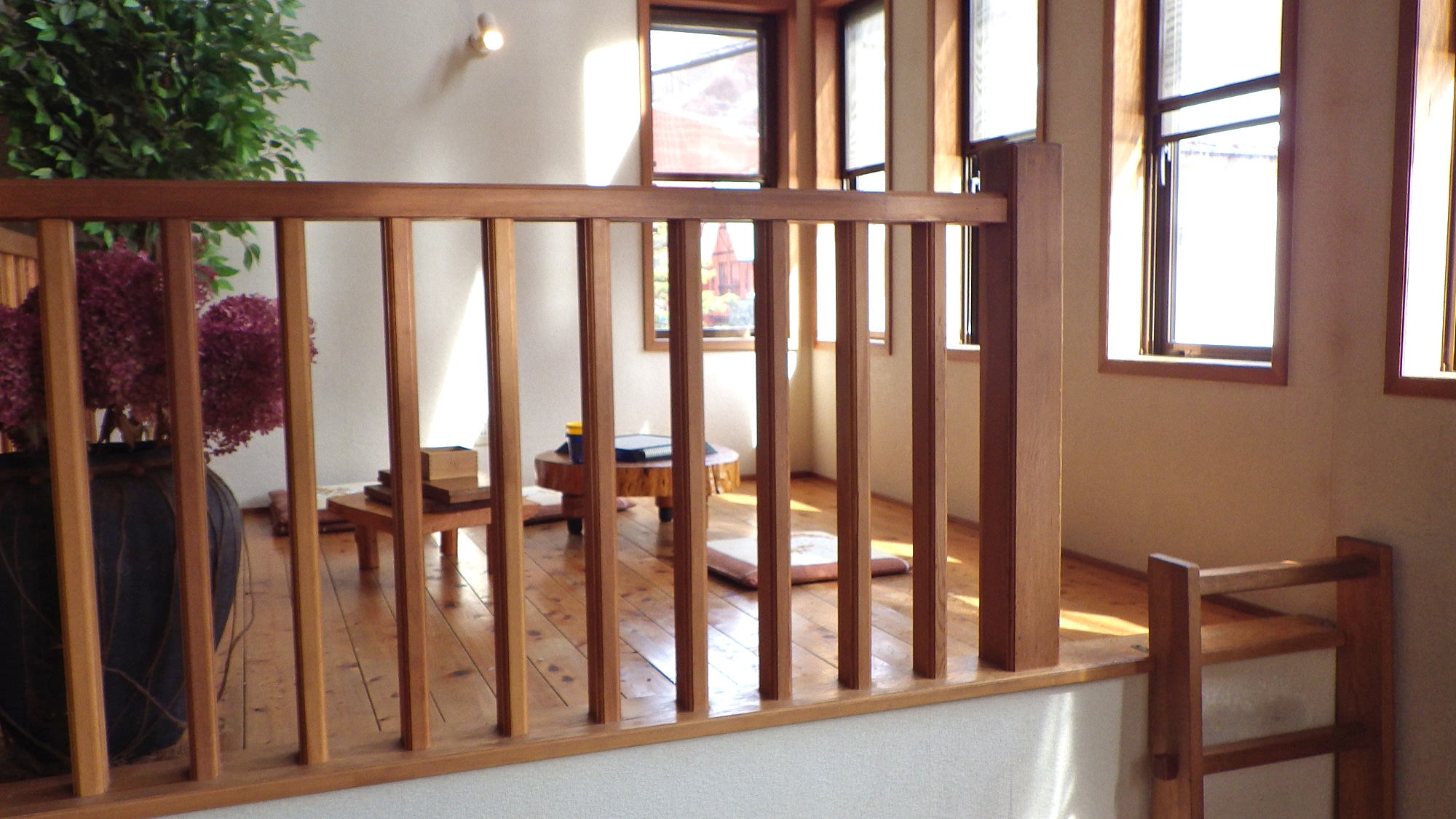 * [Loft] Enjoy the quiet flow of time surrounded by the warmth of wood.