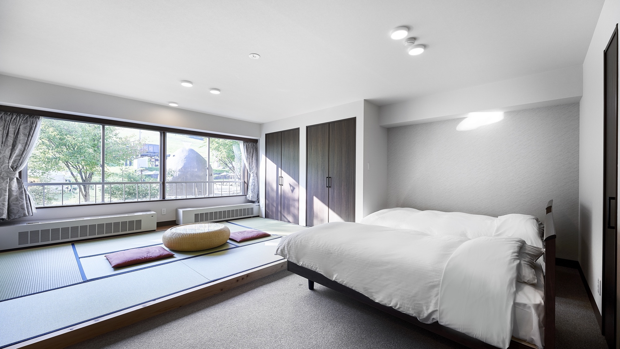Deluxe Japanese-Western room 48-54 square meters