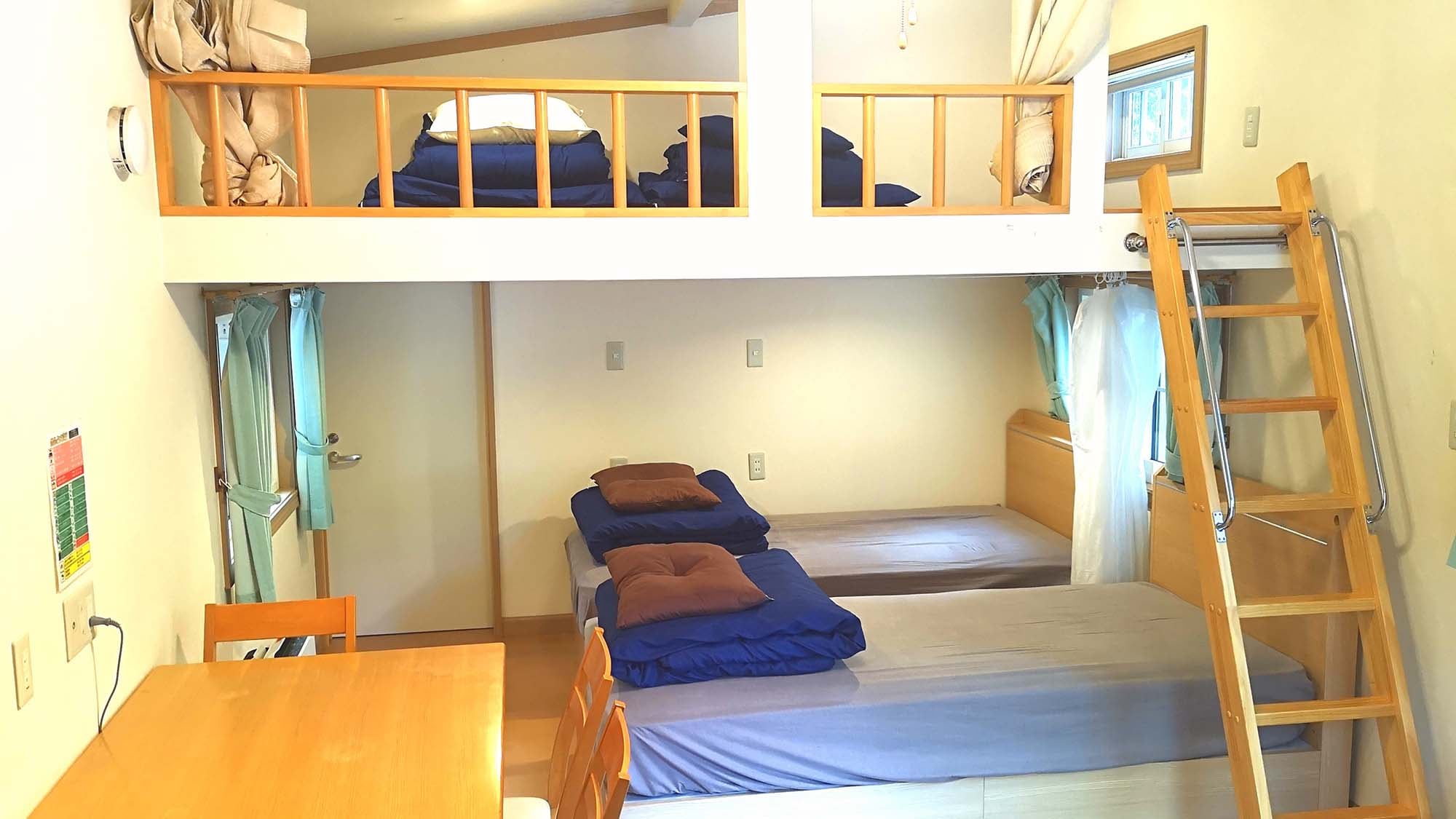 ・ There are two rooms in one trailer house "B-B Palace", which is ideal for two groups.