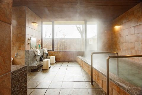 Large public bath "Kasugano-yu" (men's bath) Opening hours: 15:00-24:00, 6:00-9:00