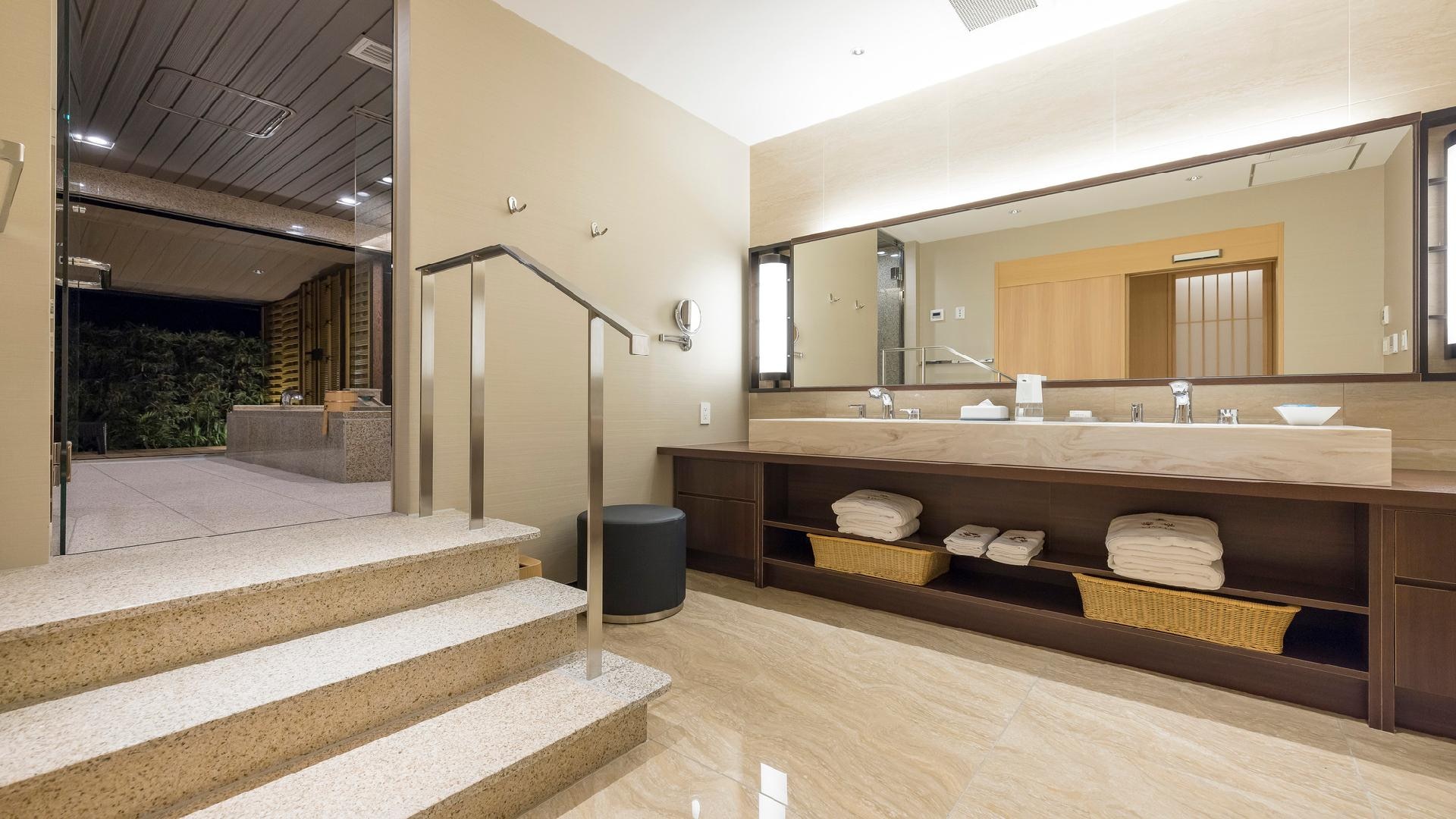 Kitcho/Undressing washroom
