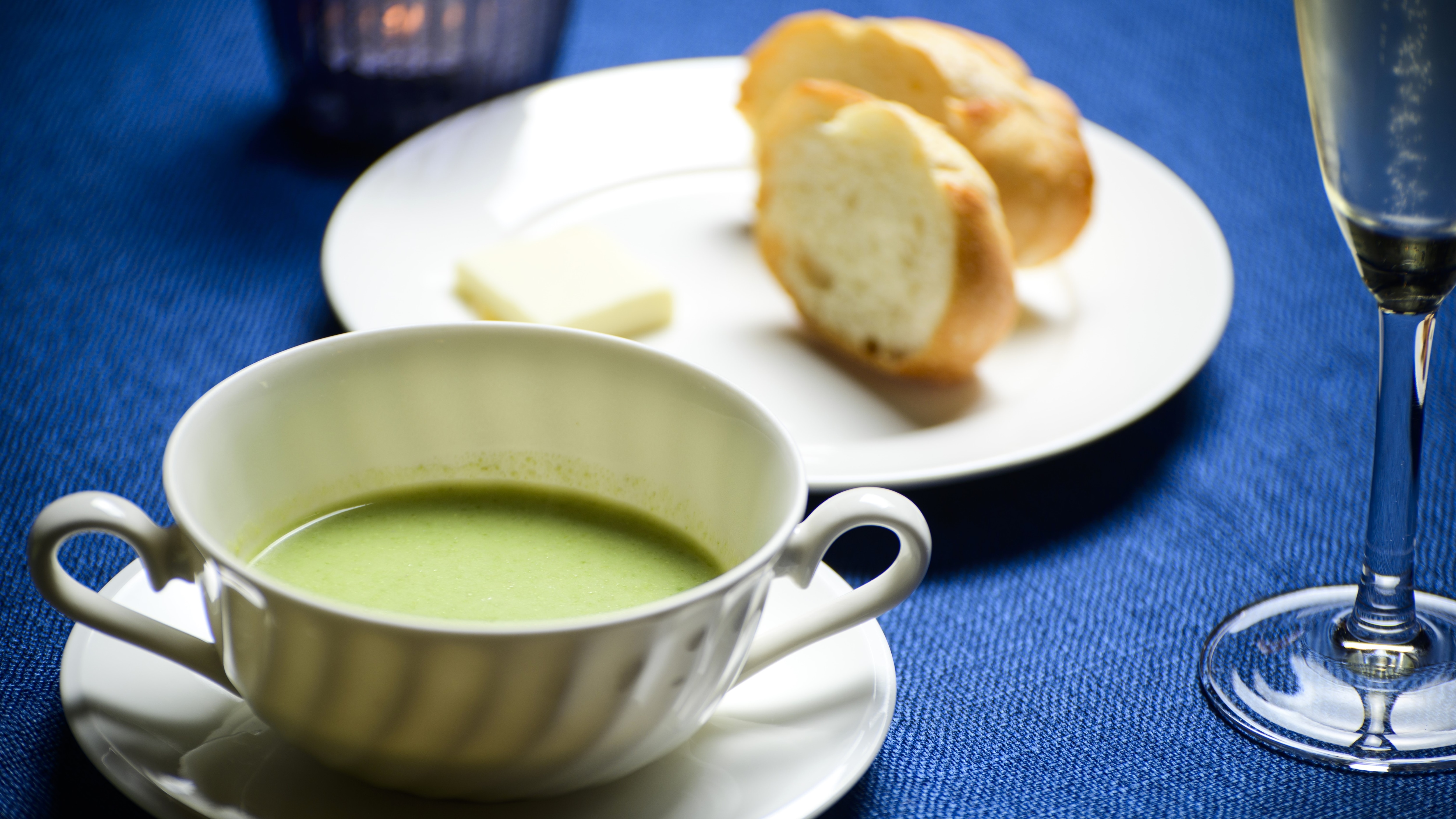 Food image (green bean soup)