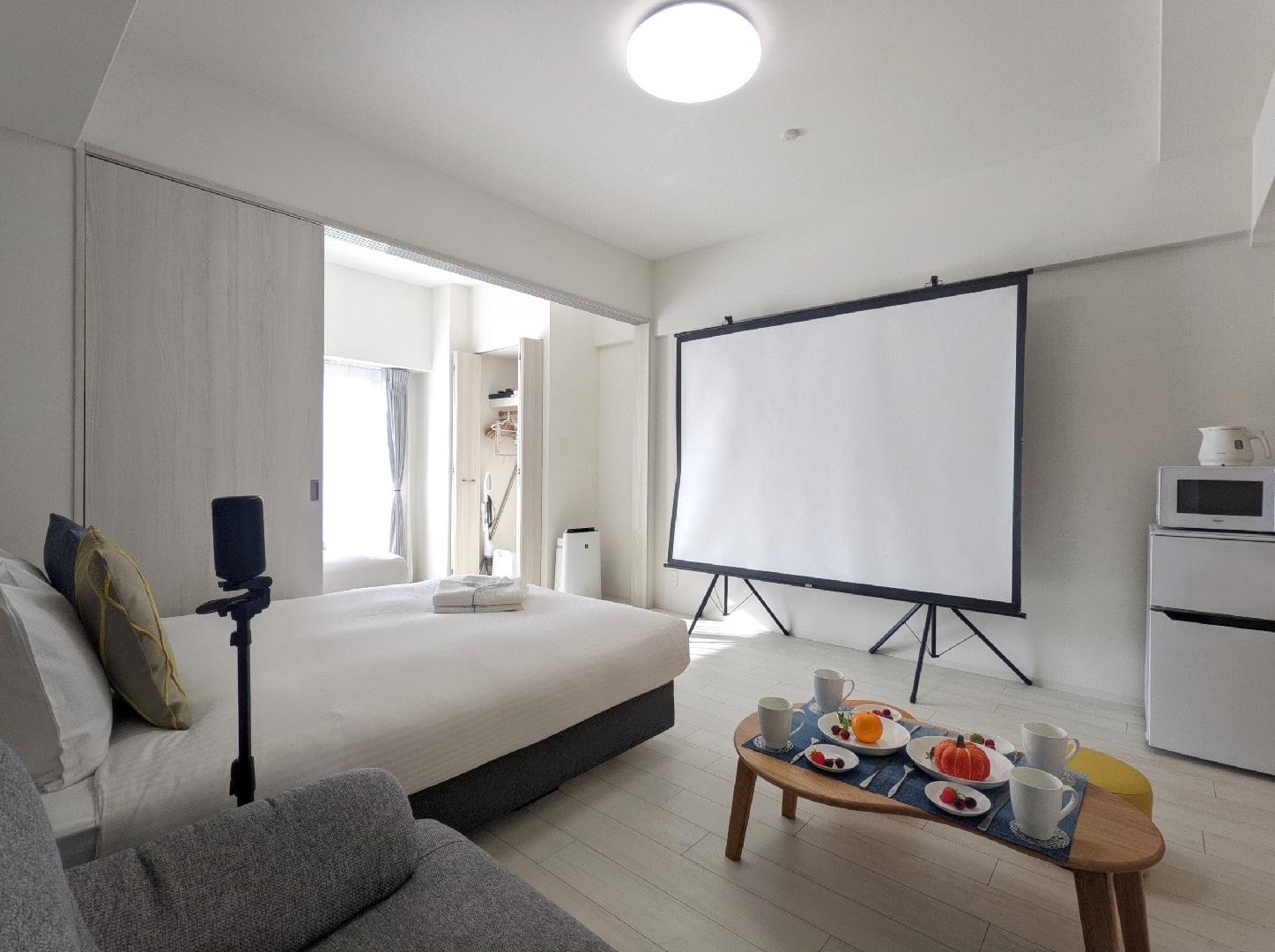 2 double beds, with partition, theater room