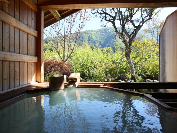 Open-air bath