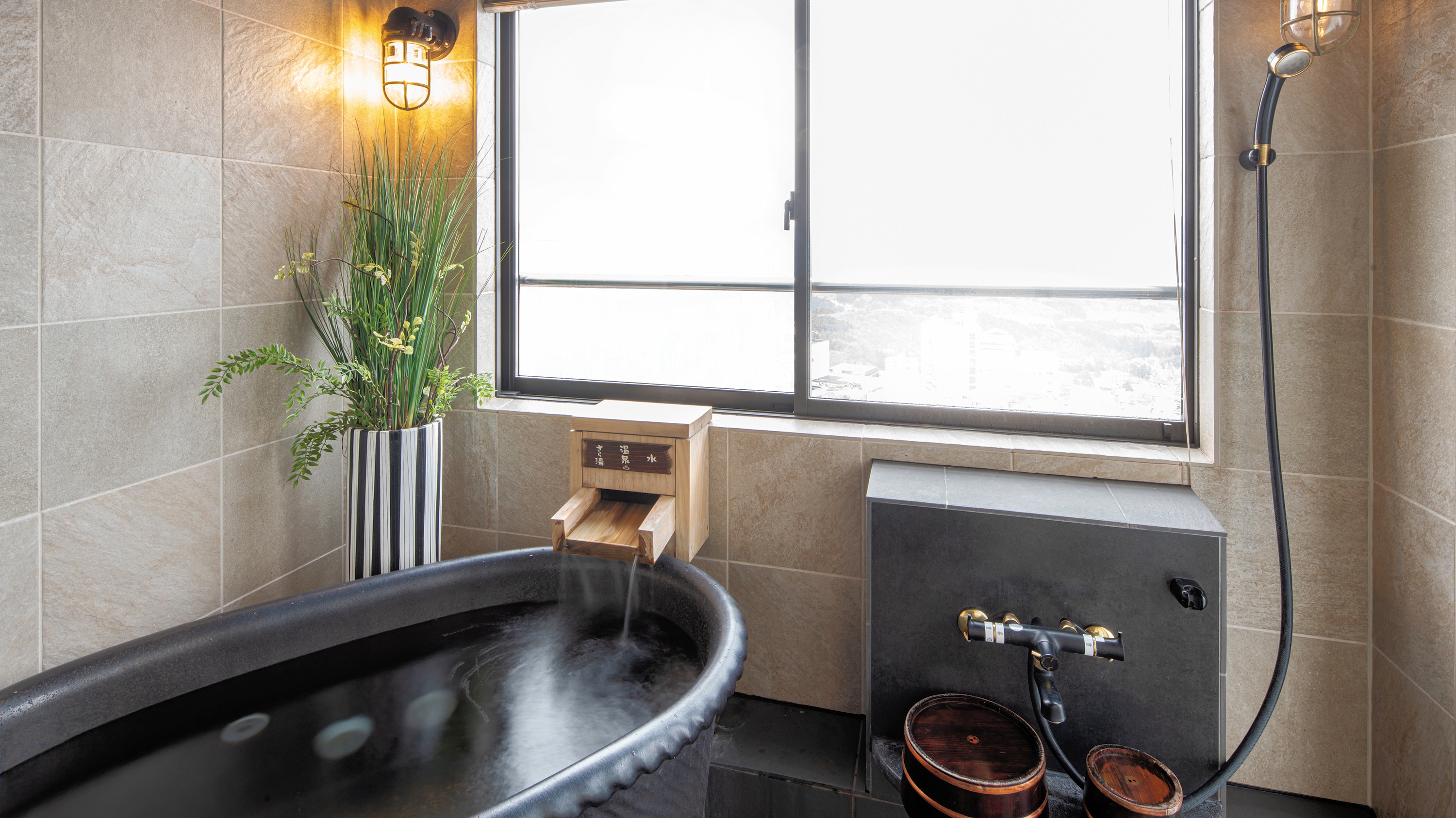 ■Phòng■Không hút thuốc [Phòng kiểu Nhật-Tây có suối nước nóng quan sát tự do (706)]