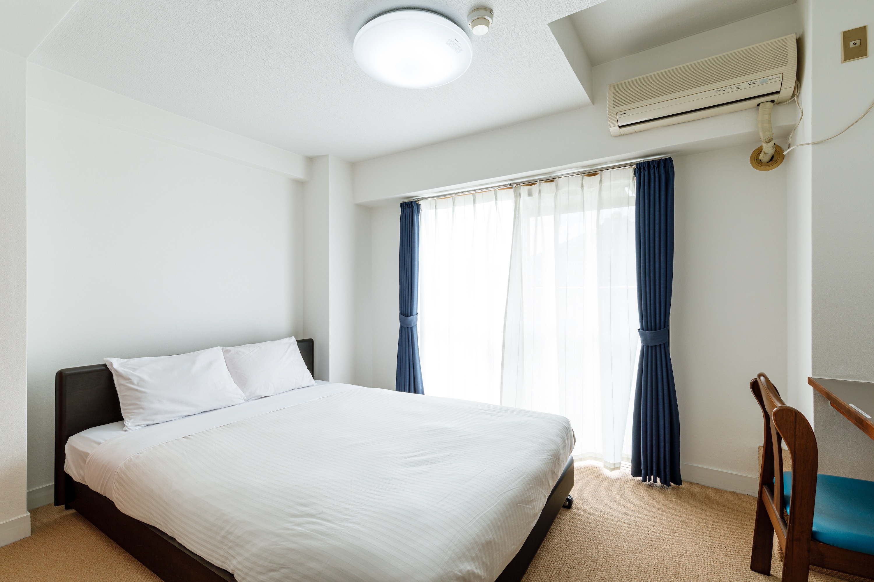 [Guest rooms] Double room / All rooms are non-smoking / Spacious 19 square meters / All rooms have separate bath and toilet / Recommended for 2 people!