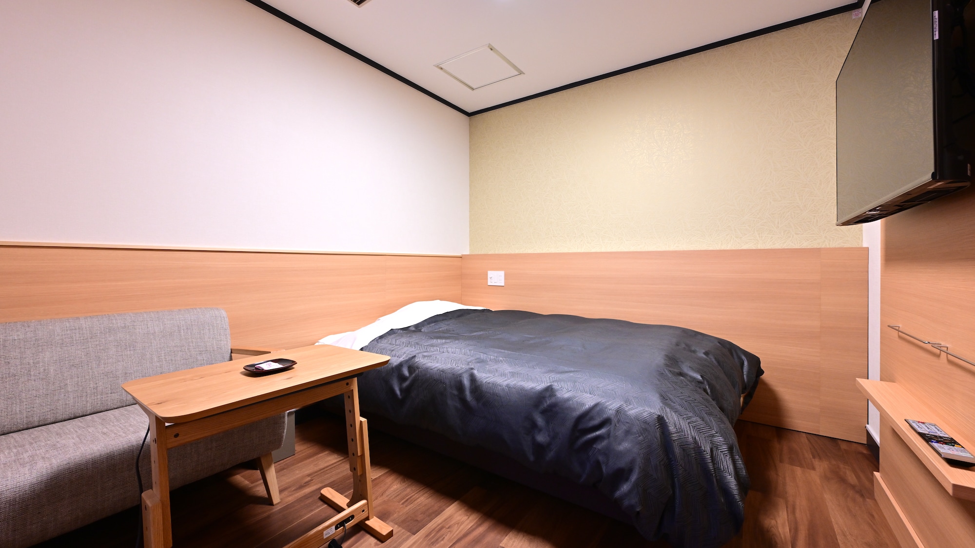 Ukifune Western-style room semi-double. Meals will be prepared in the dining room.