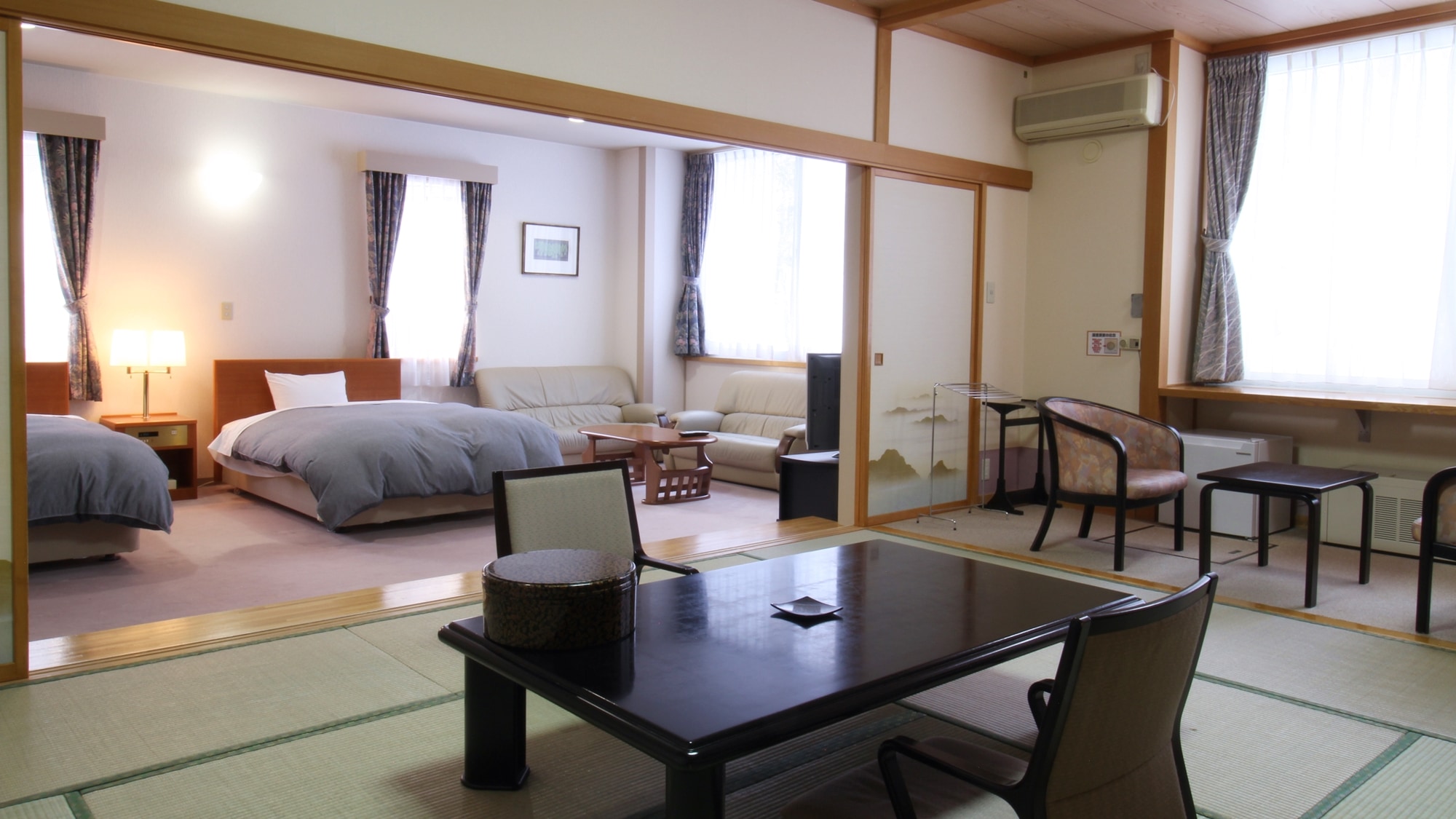 *[Annex] Non-smoking special room/24 tatami mats in total, spacious and comfortable. Recommended for family trips.