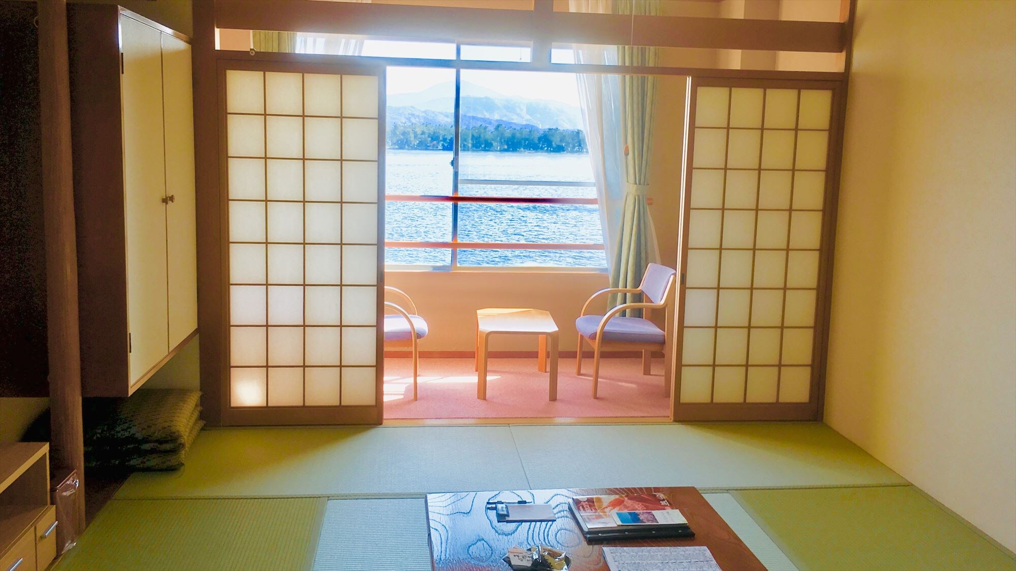 Japanese-style room