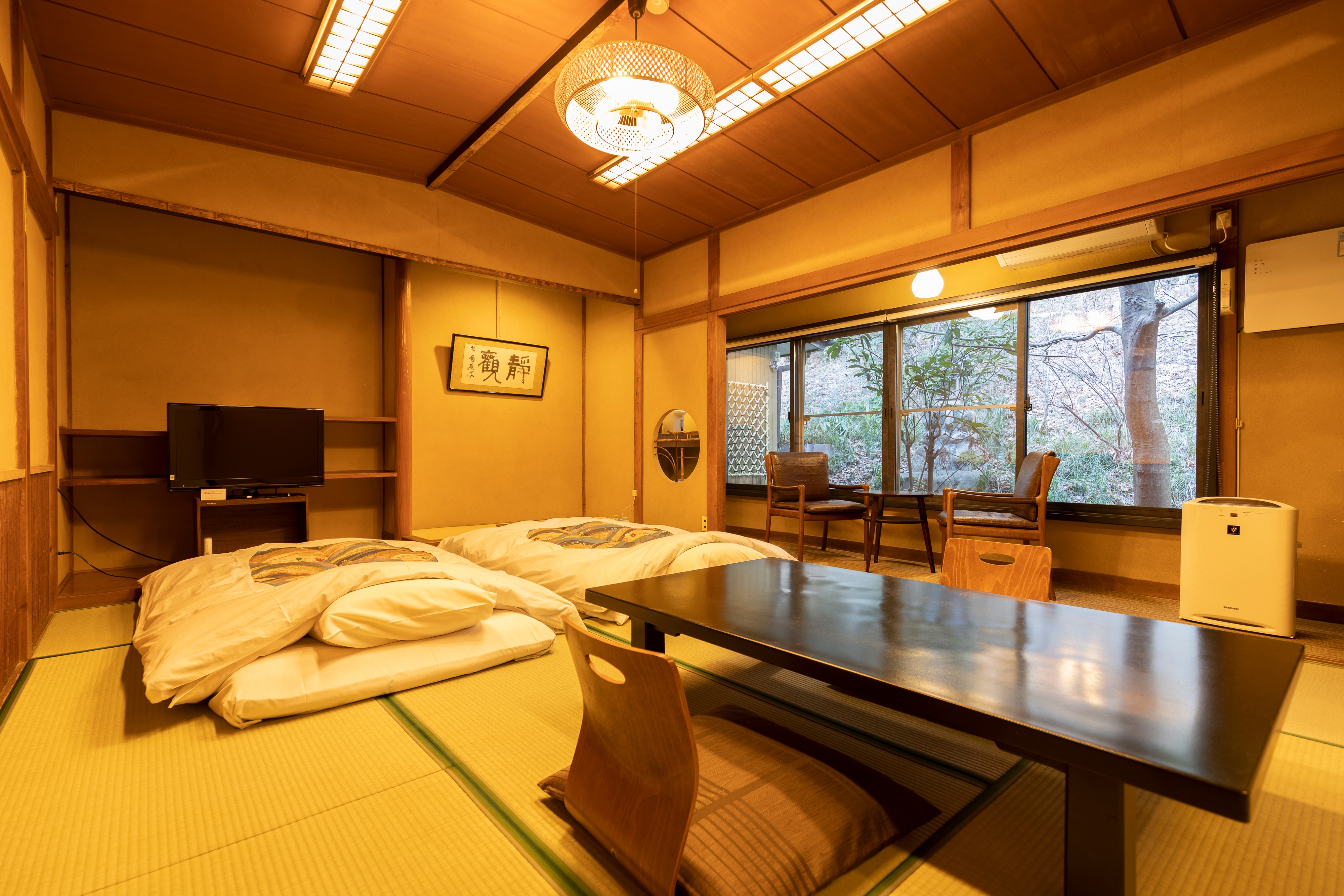 Japanese-style room 10 tatami mats "Kumori" "Hakutai"